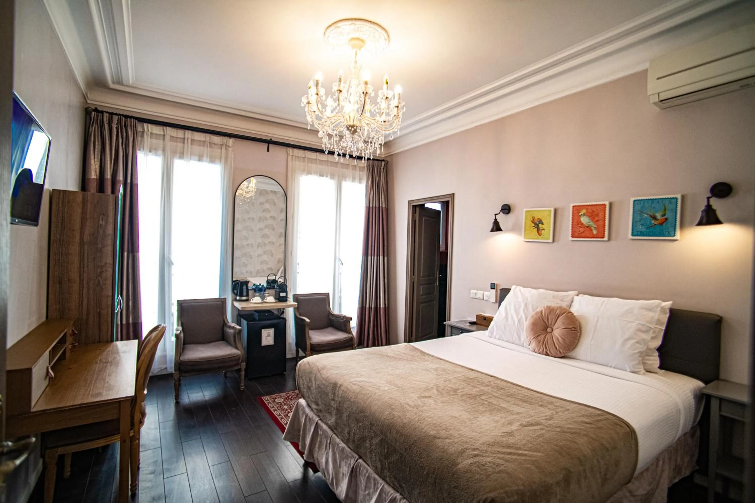 Bed in La Maison Gobert Paris Hotel Particulier