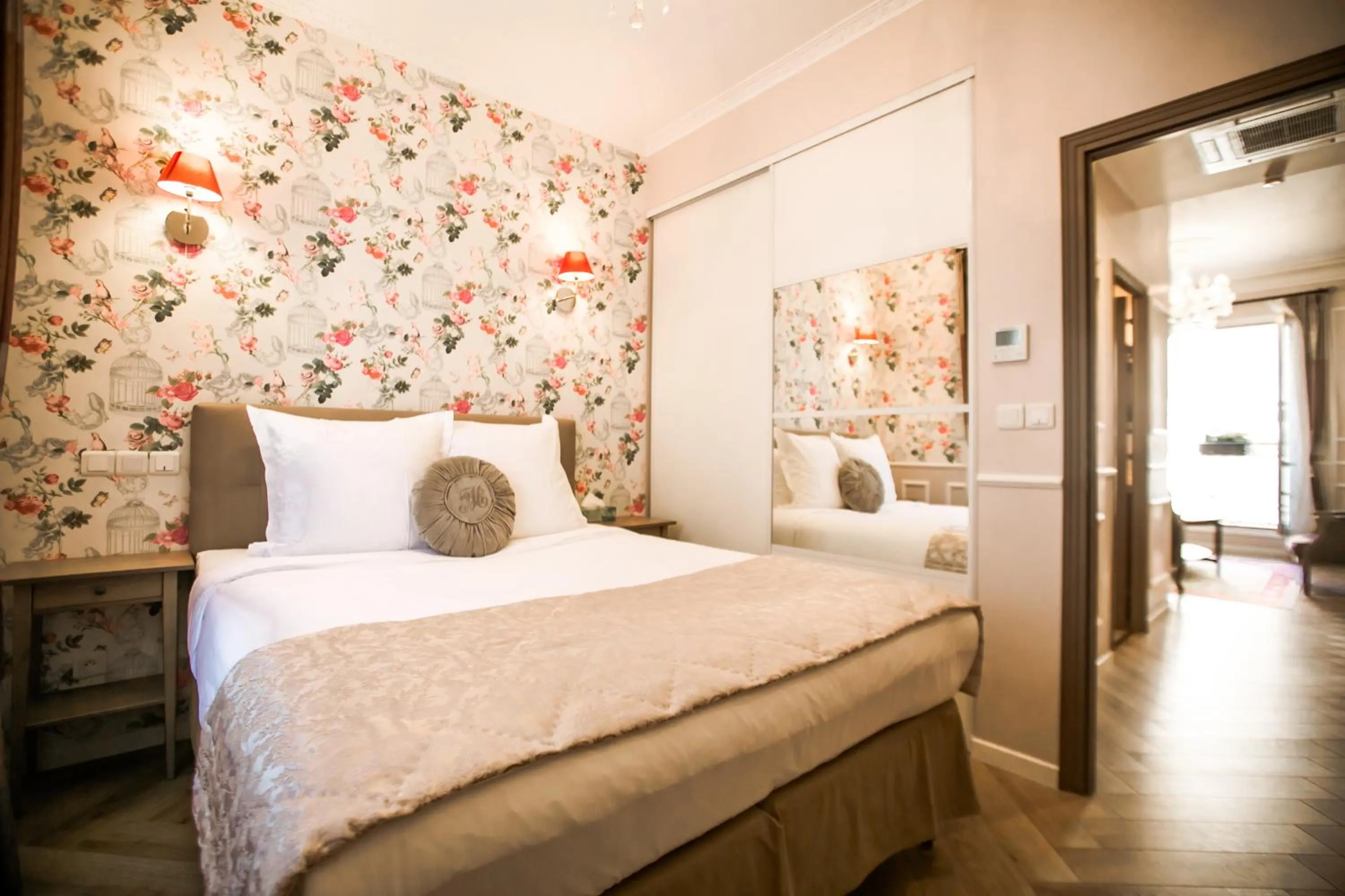 bunk bed, Bed in La Maison Gobert Paris Hotel Particulier