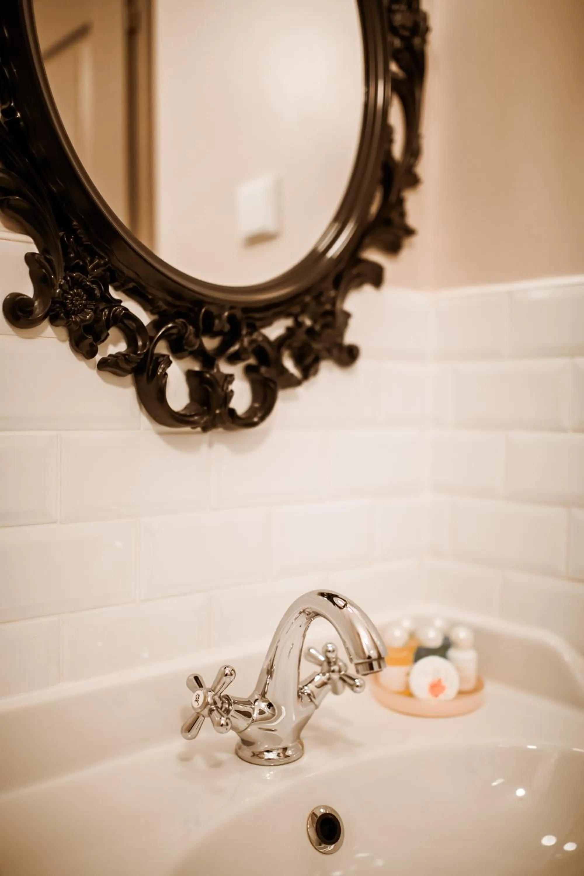 Toilet in La Maison Gobert Paris Hotel Particulier