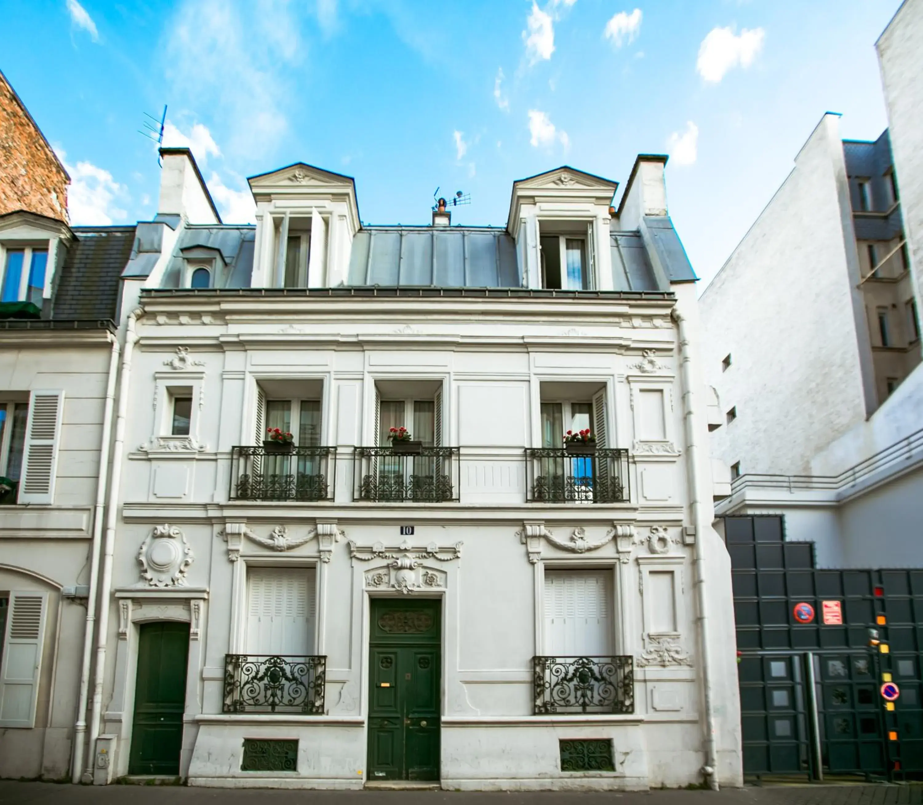 Facade/entrance in La Maison Gobert Paris Hotel Particulier Facade/entrance in La Maison Gobert Paris Hotel Particulier