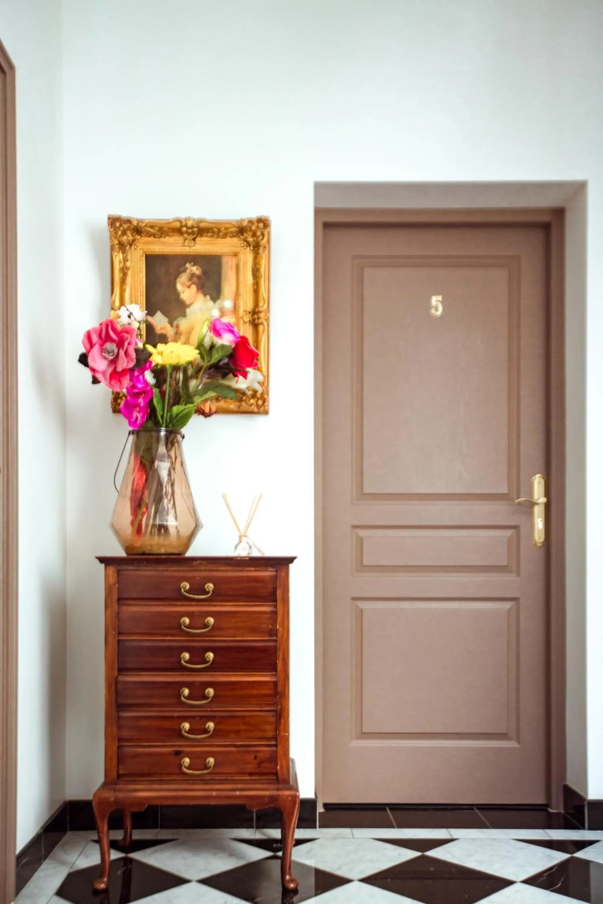 Day in La Maison Gobert Paris Hotel Particulier