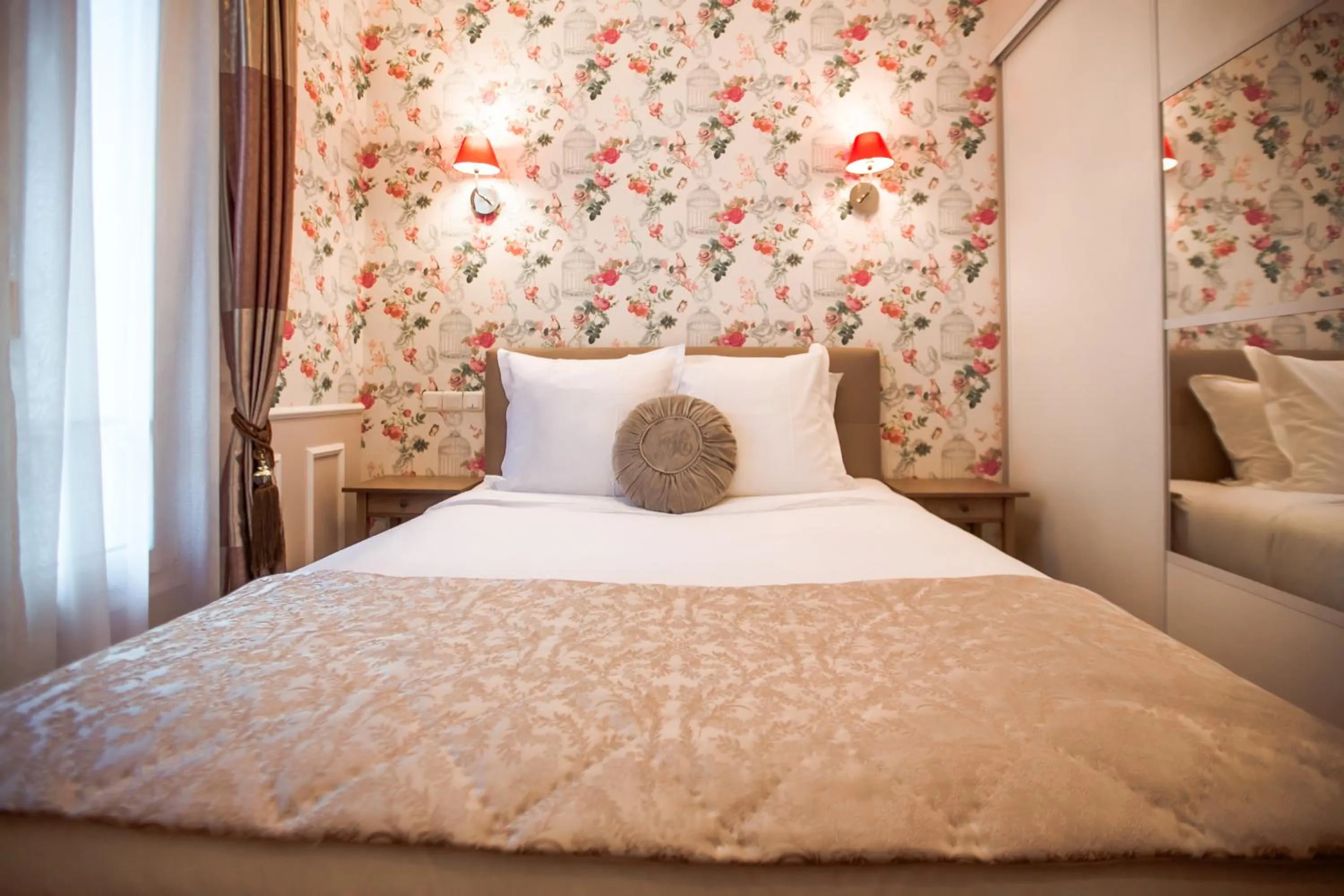 bunk bed, Bed in La Maison Gobert Paris Hotel Particulier