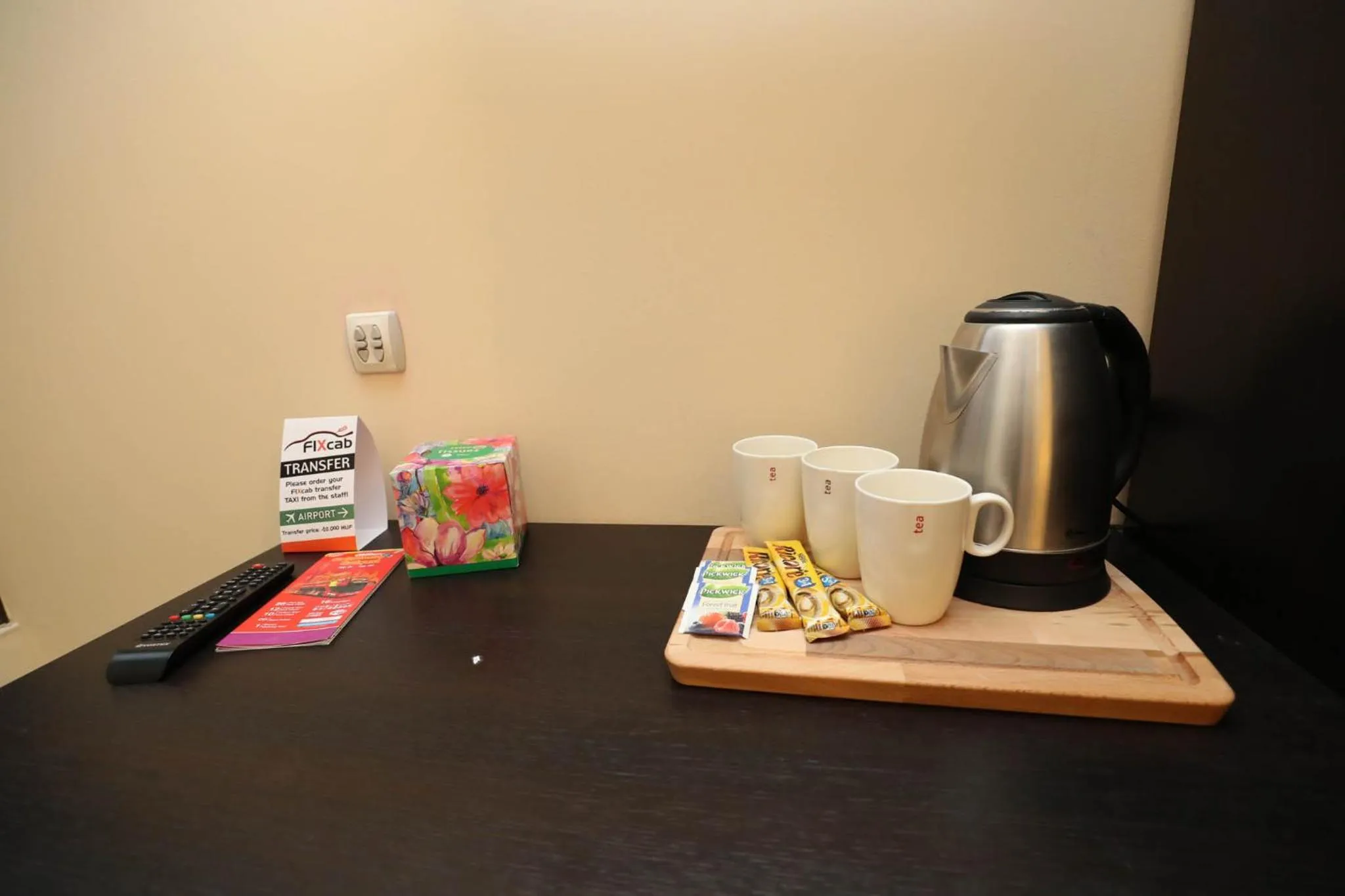 Coffee/tea facilities in Hotel California