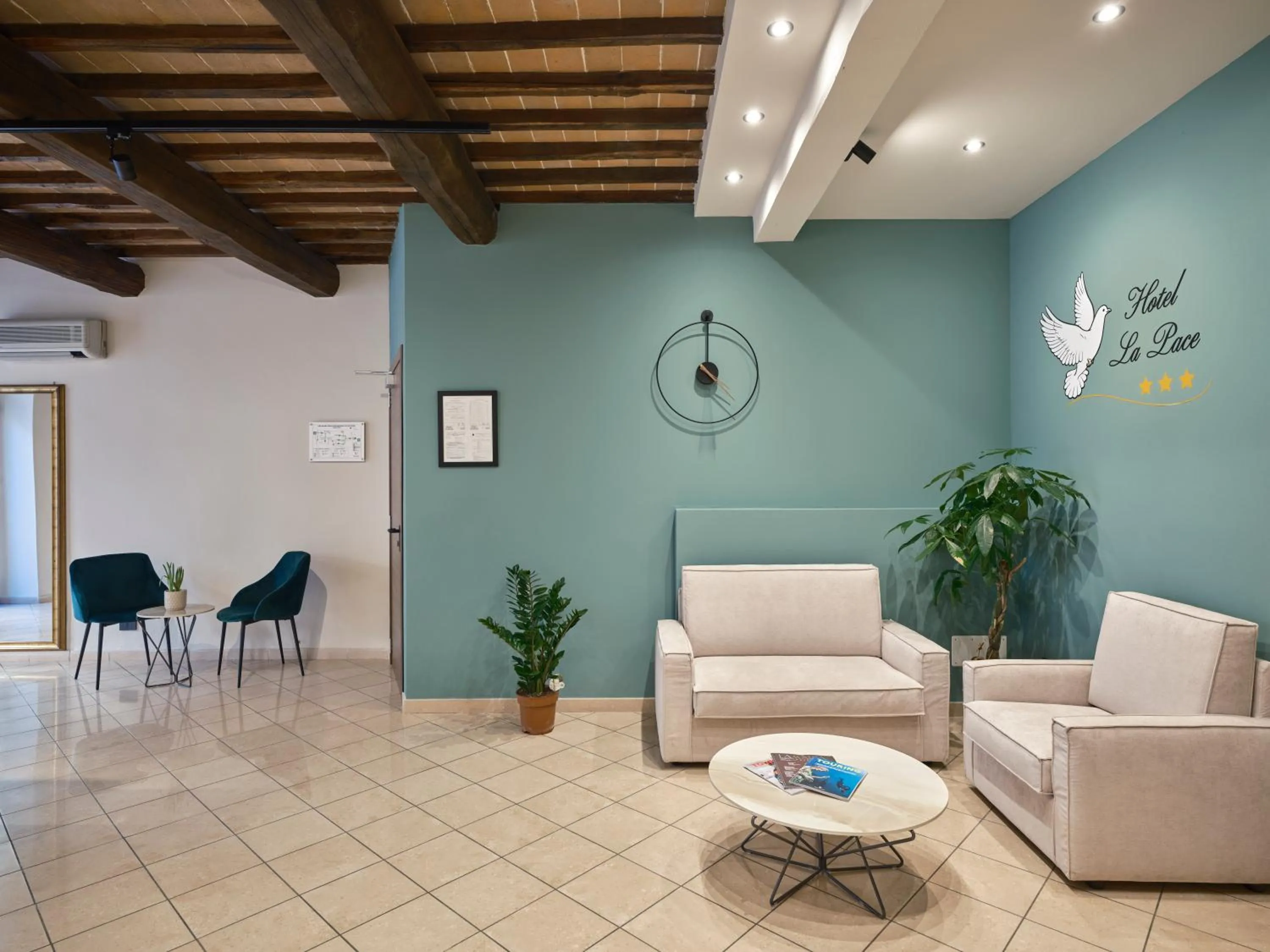 Lobby or reception in Hotel La Pace