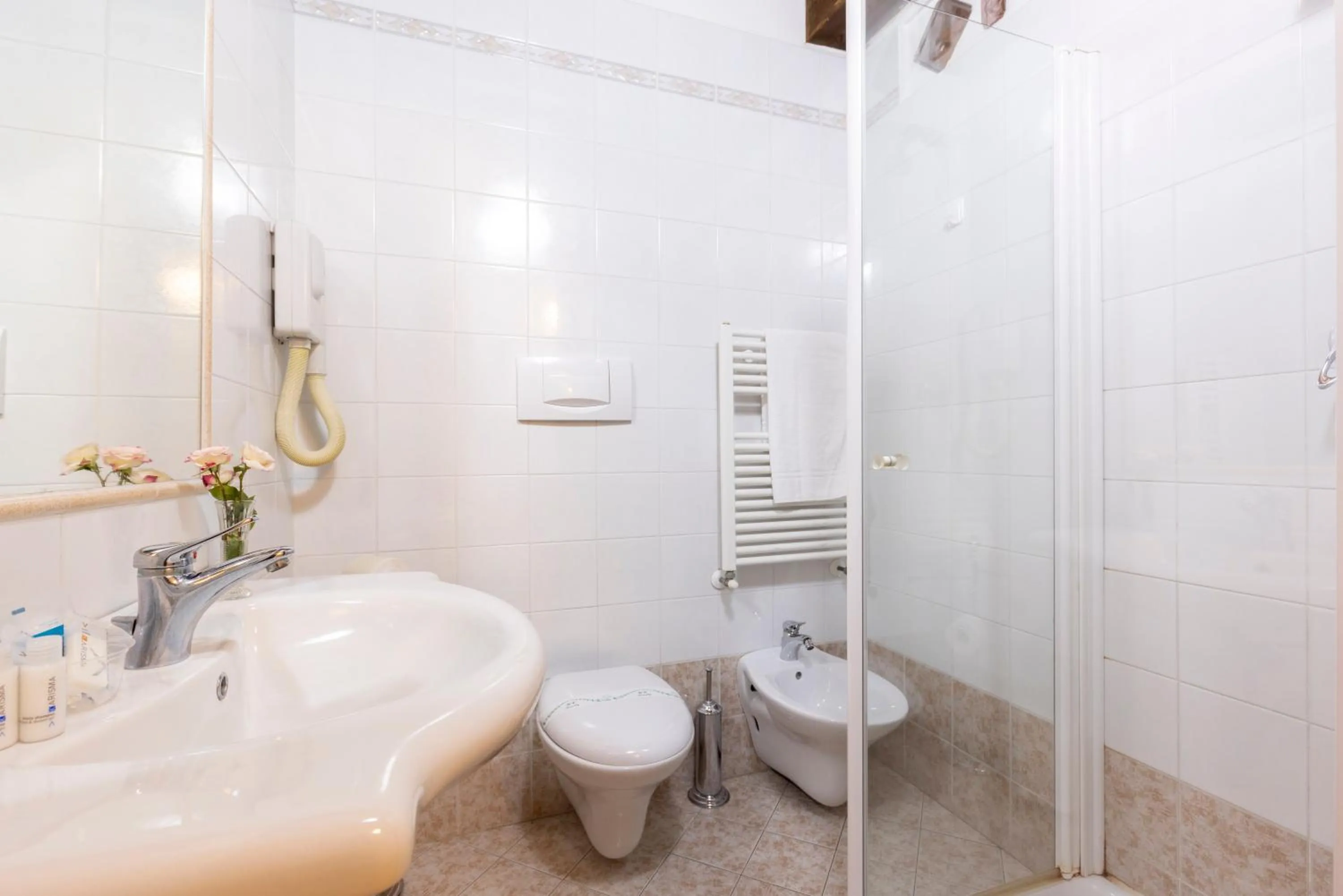 Bathroom in Hotel La Pace