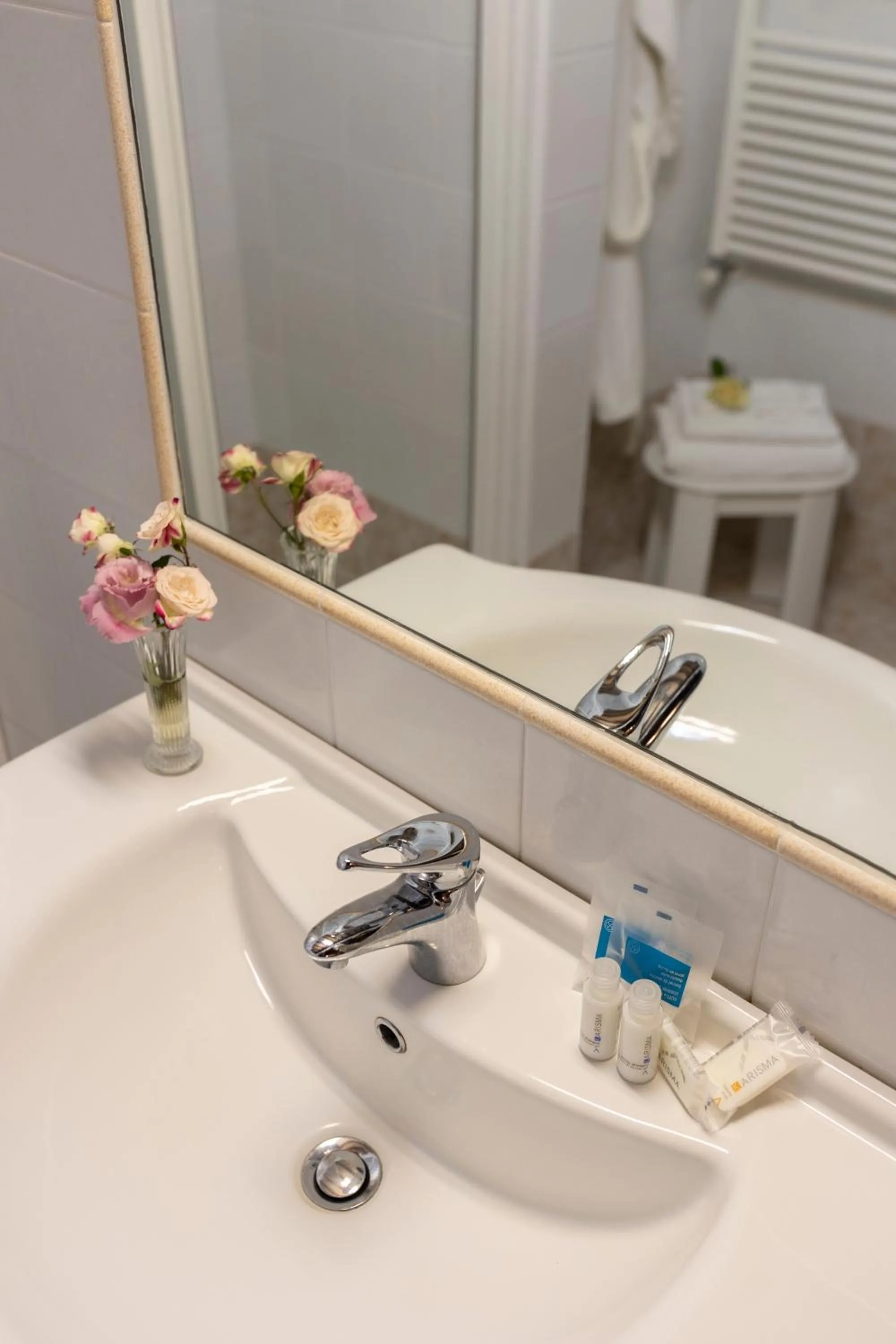Bathroom in Hotel La Pace