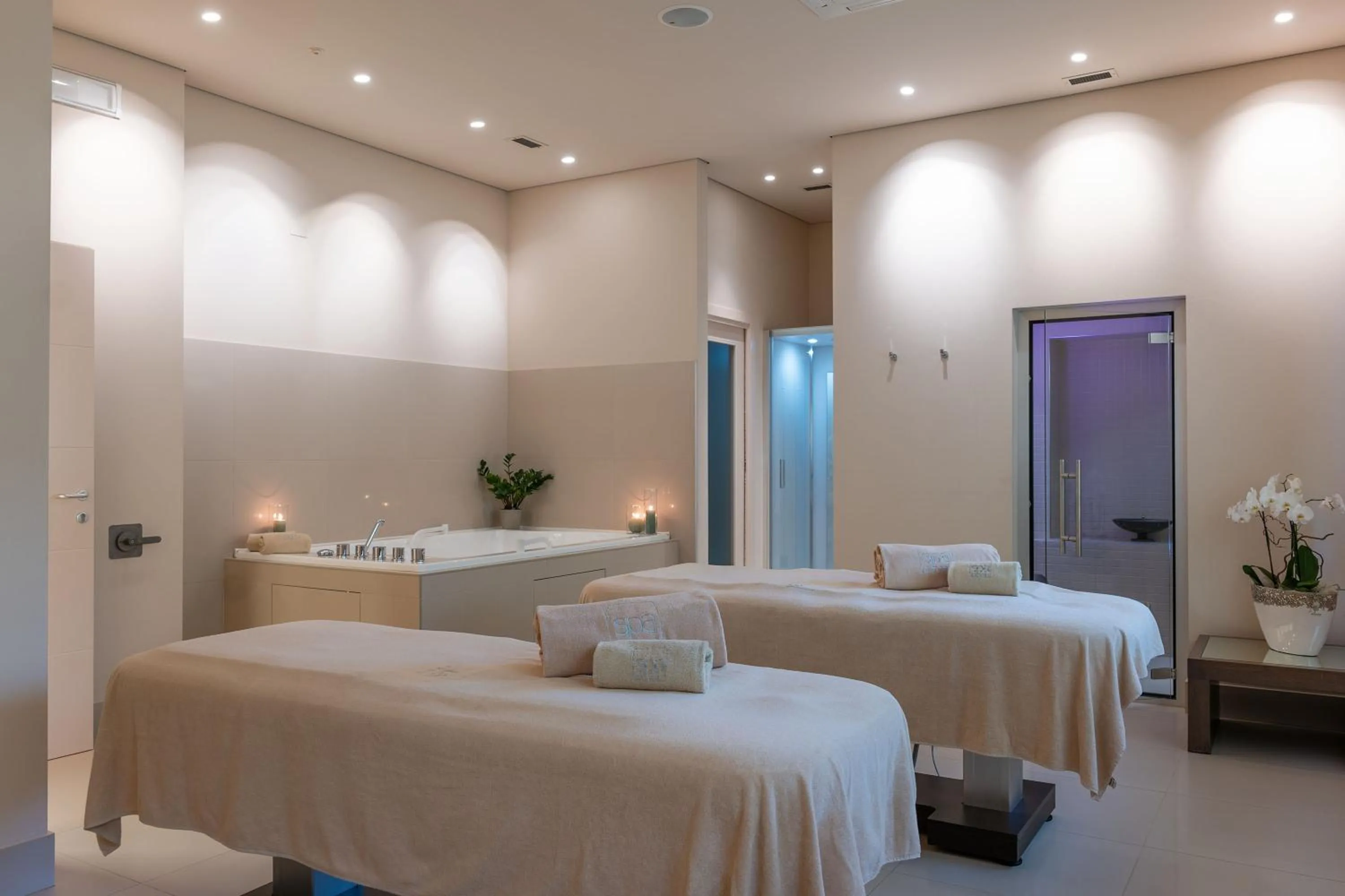 Spa and wellness centre/facilities, Bed in Savoy Beach Hotel & Thermal Spa