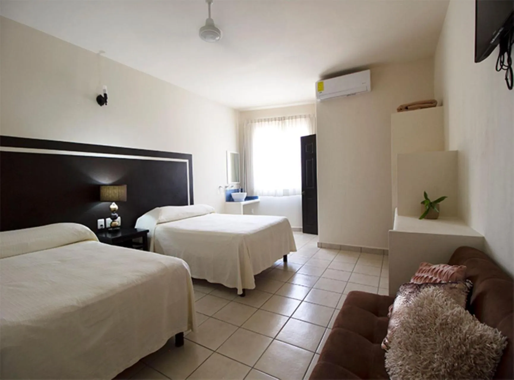 Shower in Posada Santa Clara