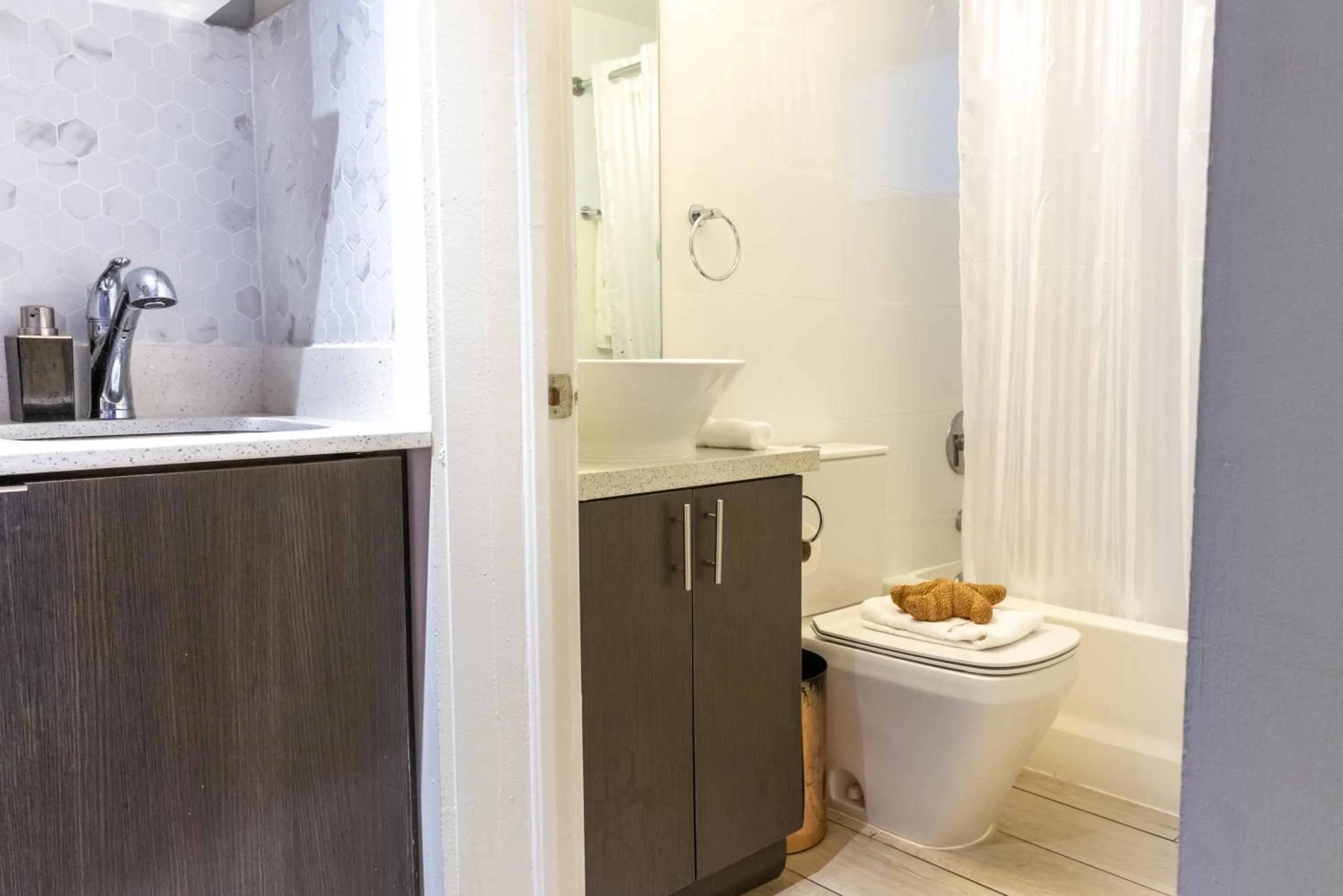Bathroom in Waterside Hotel and Suites