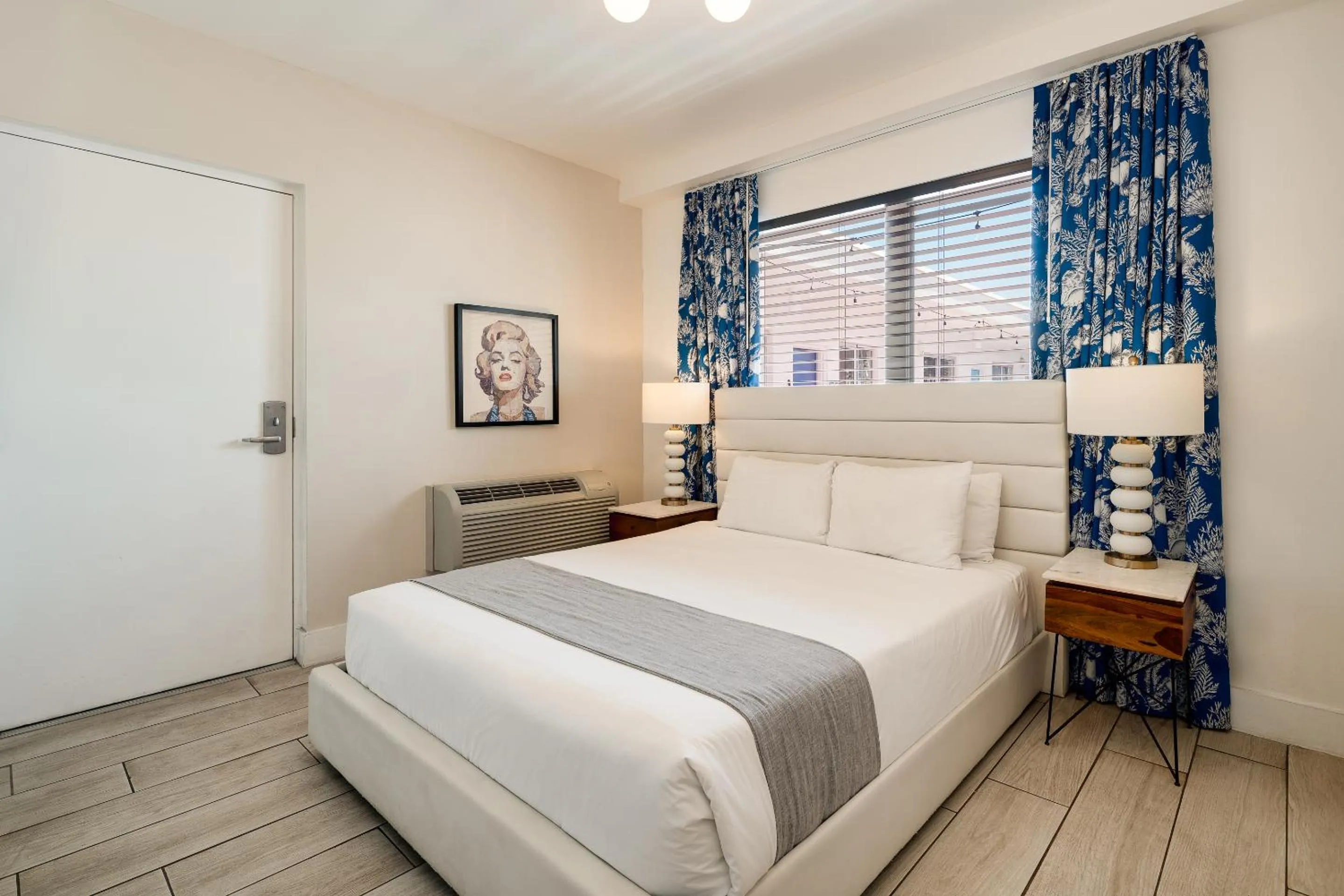 Bedroom, Bed in Waterside Hotel and Suites