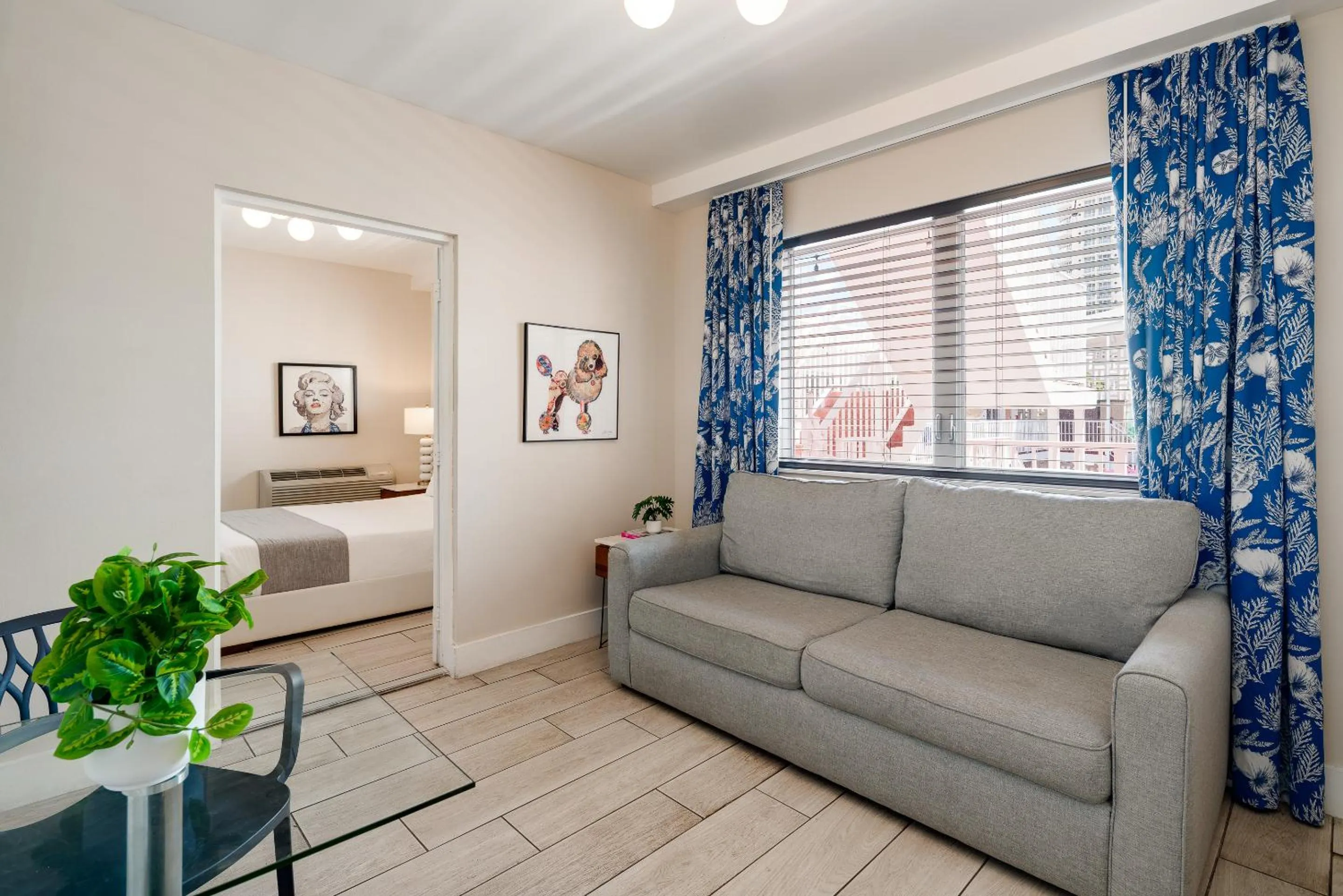 Living room in Waterside Hotel and Suites