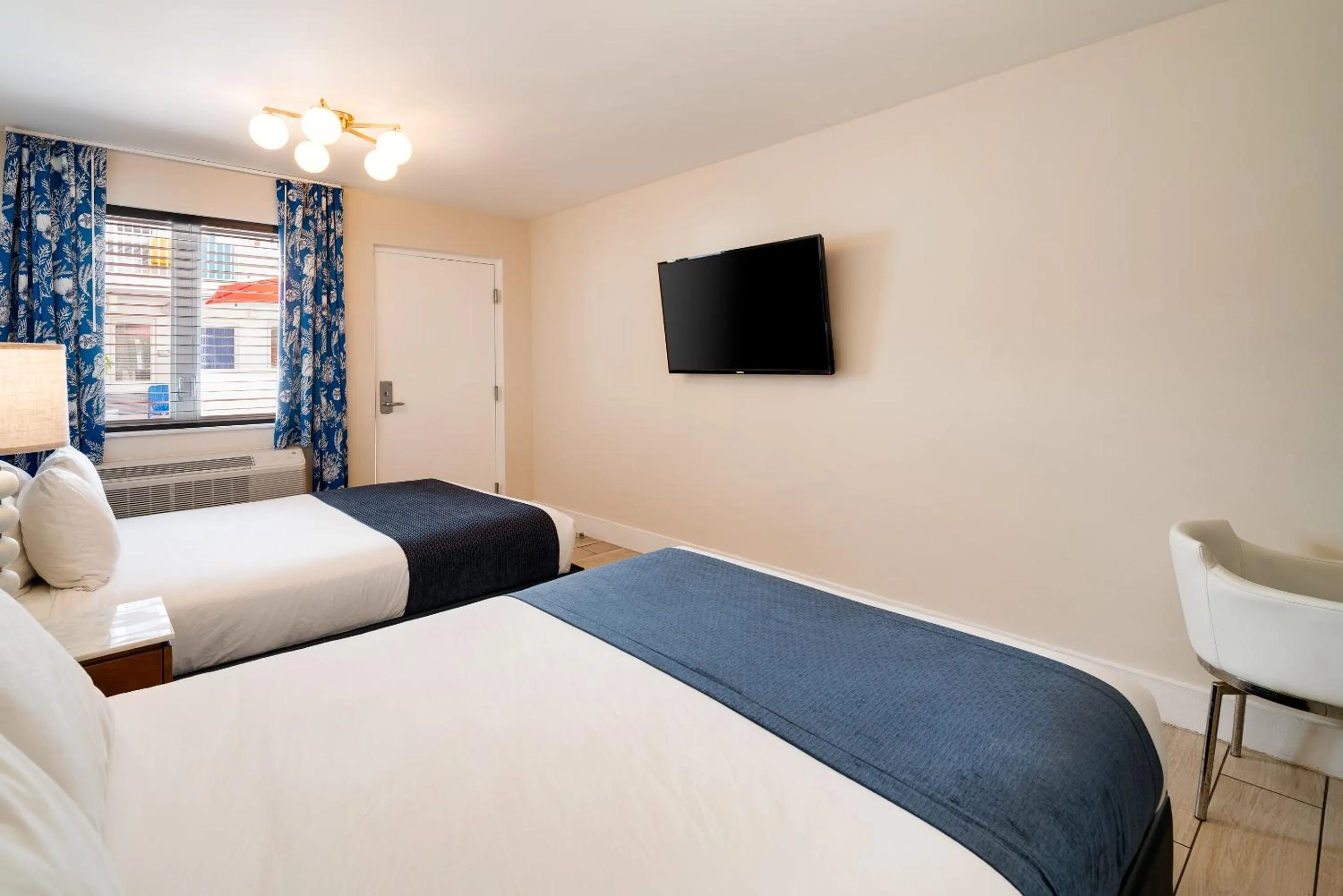 Bedroom, Bed in Waterside Hotel and Suites