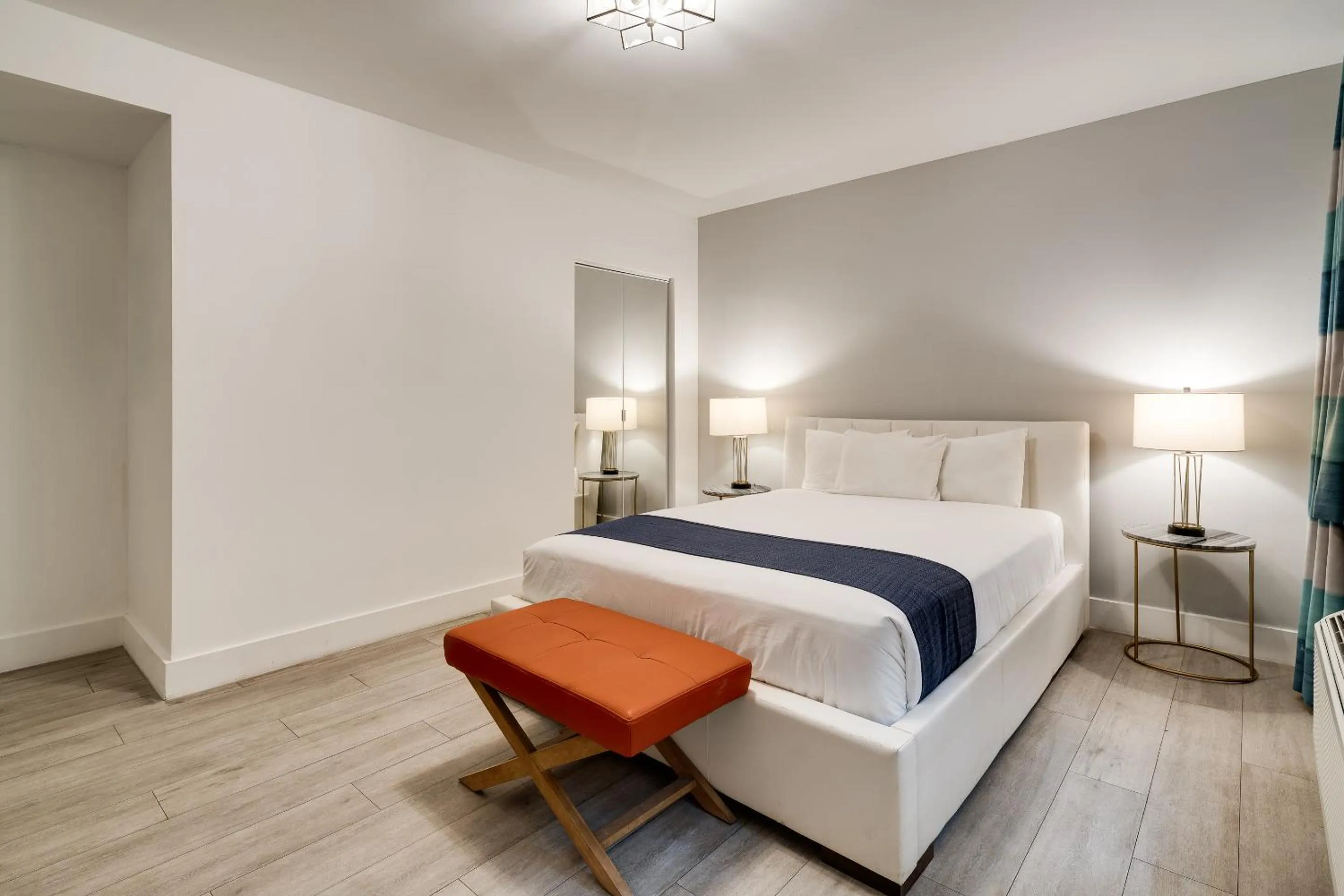 Bedroom, Bed in Waterside Hotel and Suites