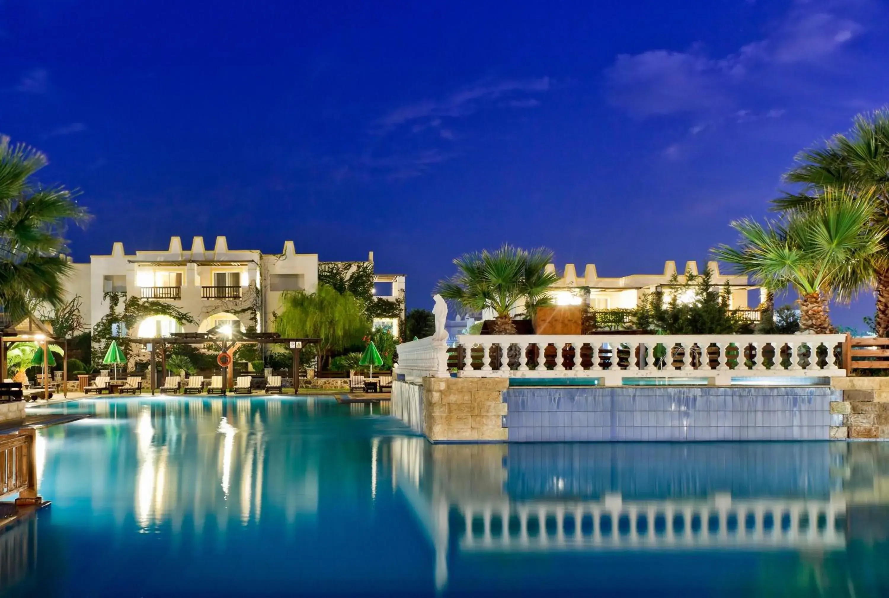 Property building in Gaia Royal Property building in Gaia Royal