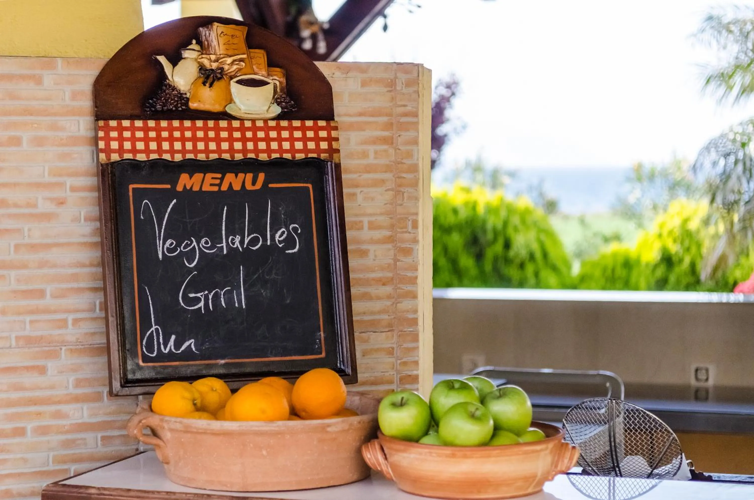 Restaurant/places to eat in Gaia Royal