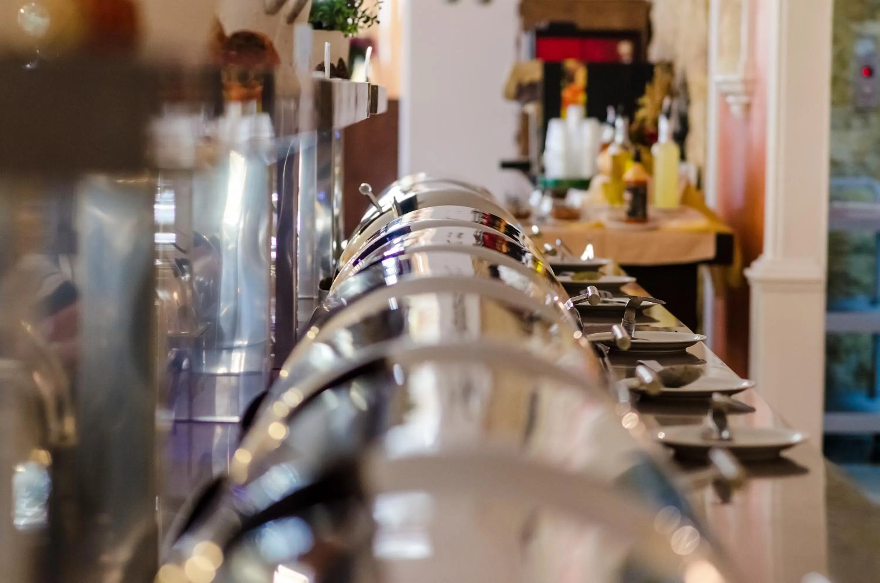 Restaurant/places to eat in Gaia Royal