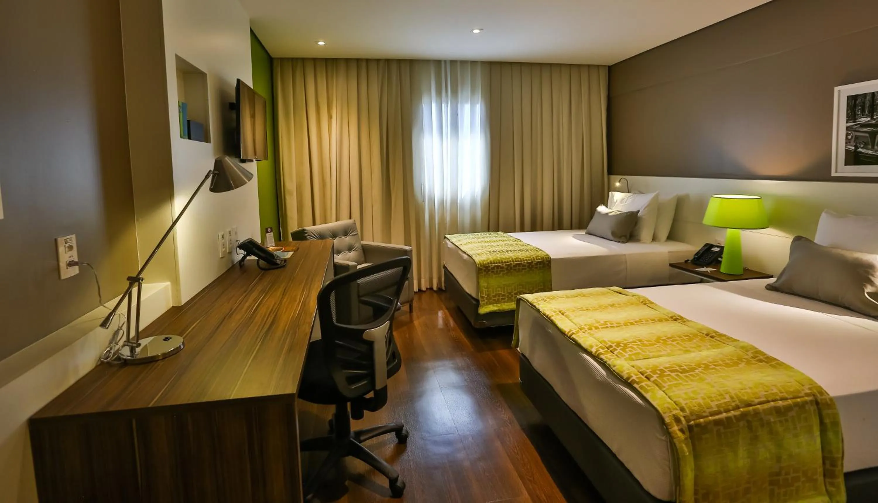 Bedroom, Bed in Quality Hotel Flamboyant