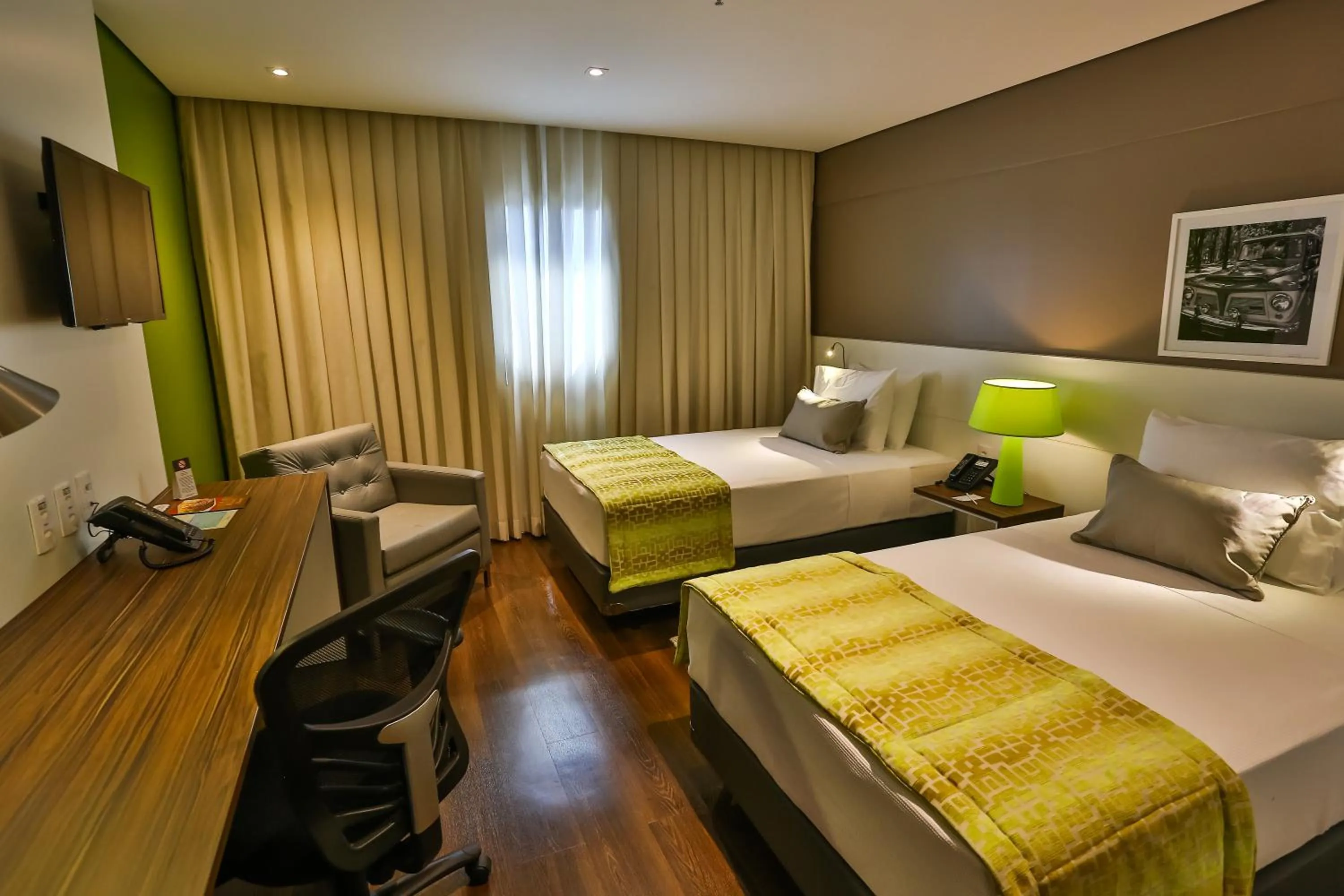 Bedroom, Bed in Quality Hotel Flamboyant