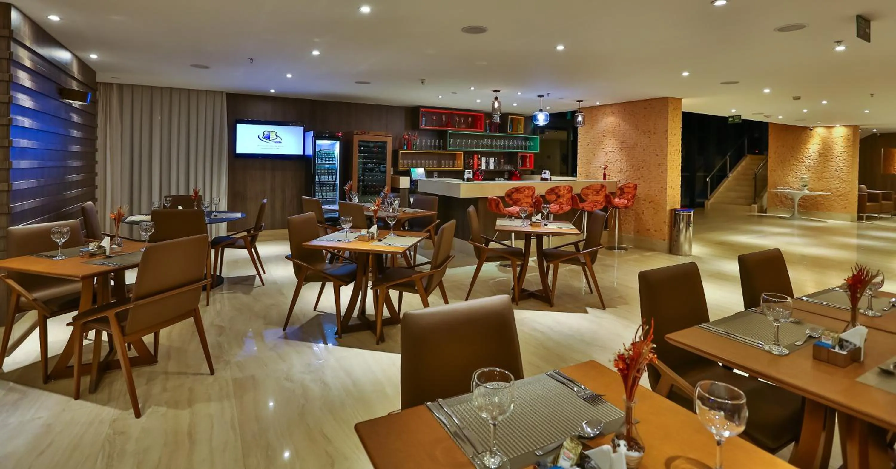 Restaurant/places to eat in Quality Hotel Flamboyant