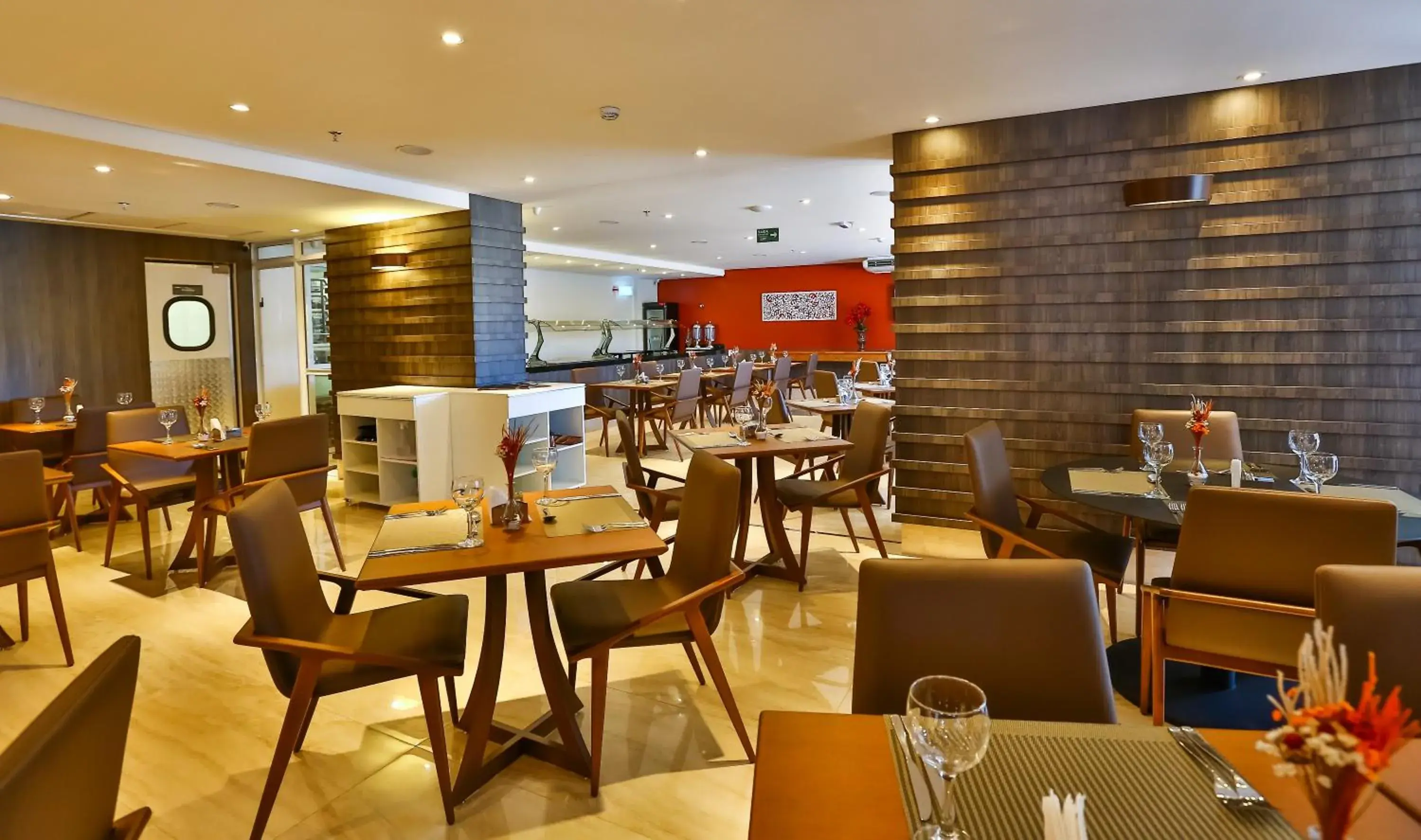 Restaurant/places to eat in Quality Hotel Flamboyant Restaurant/places to eat in Quality Hotel Flamboyant