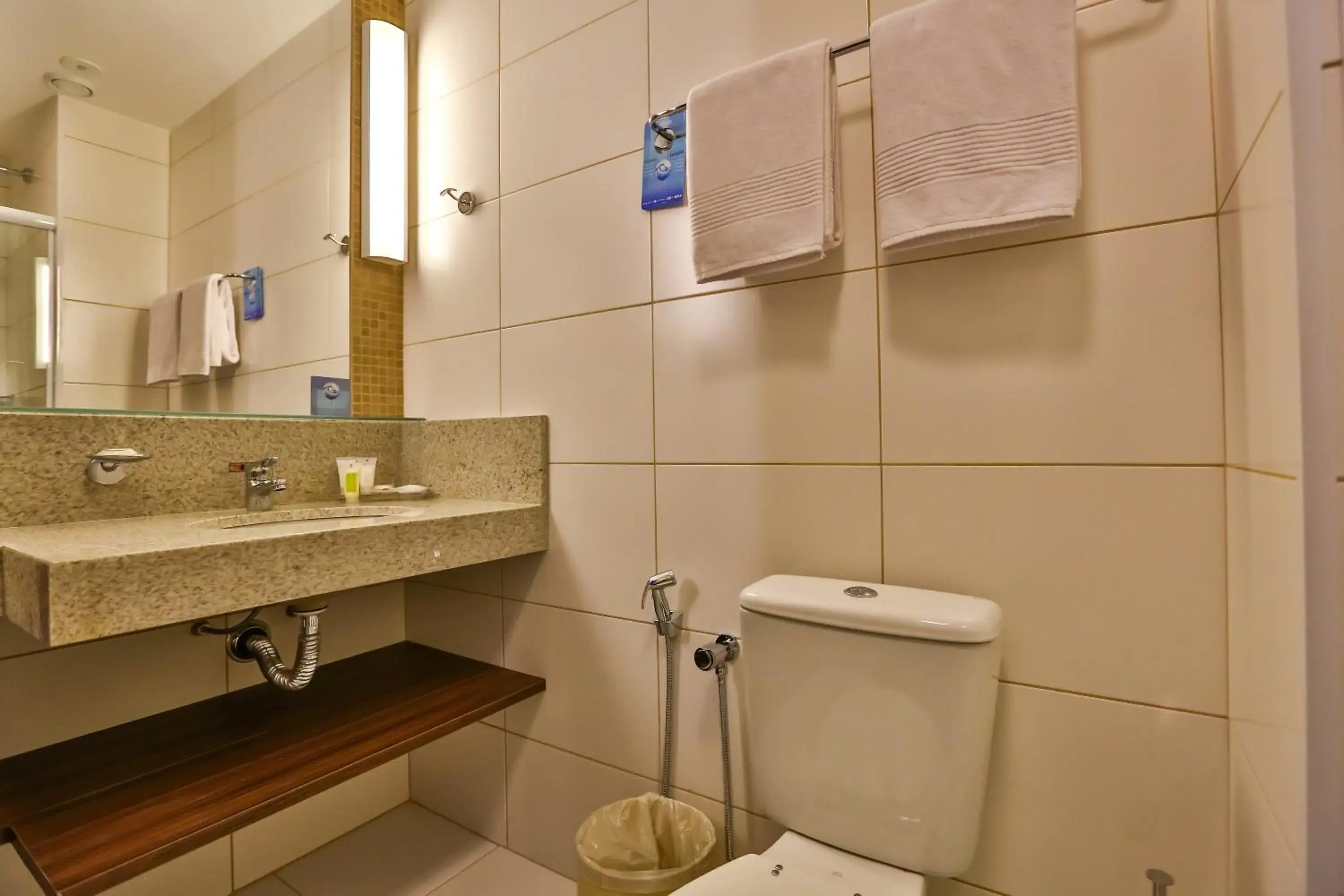 Bathroom in Quality Hotel Flamboyant Bathroom in Quality Hotel Flamboyant