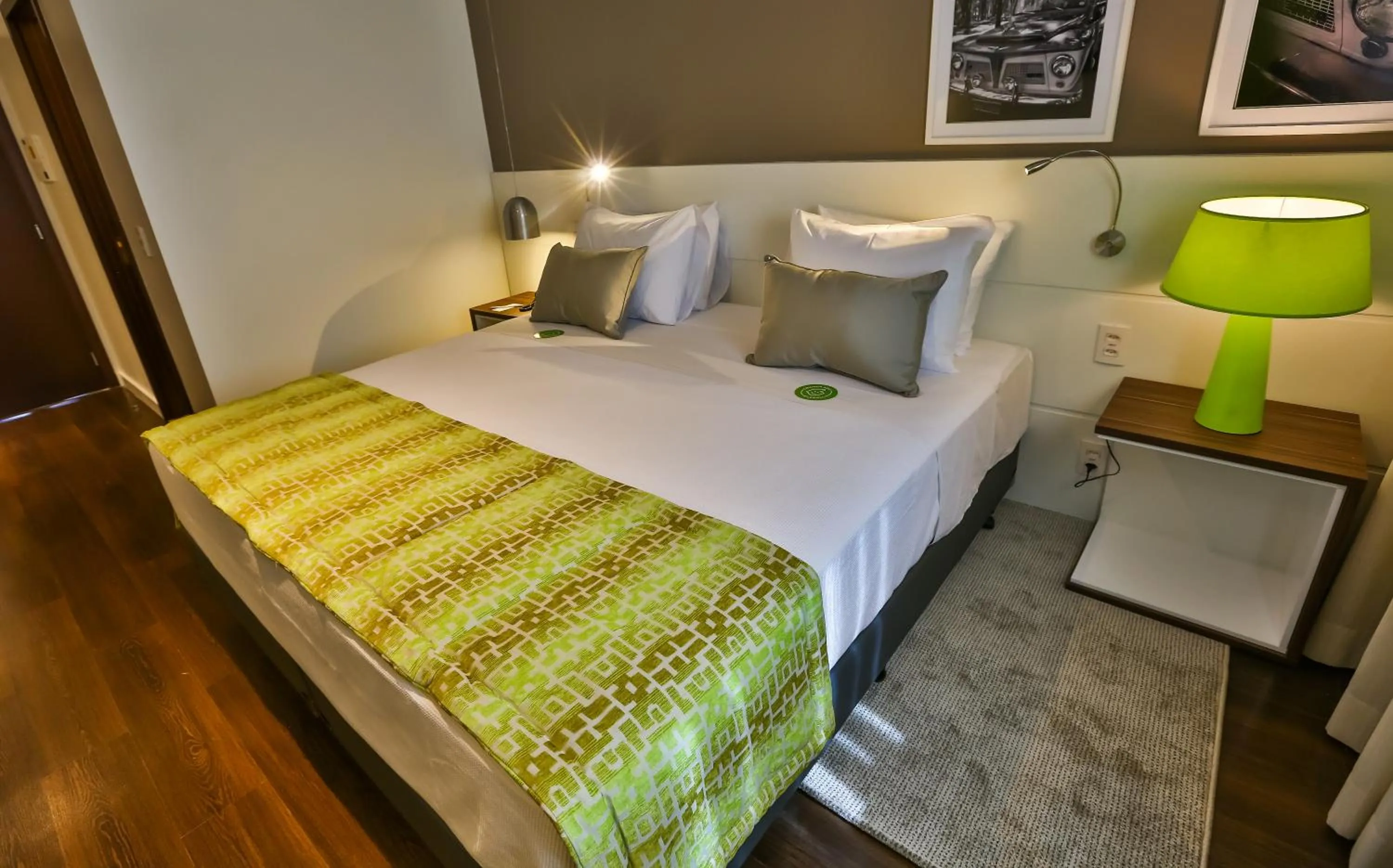 Bedroom, Bed in Quality Hotel Flamboyant