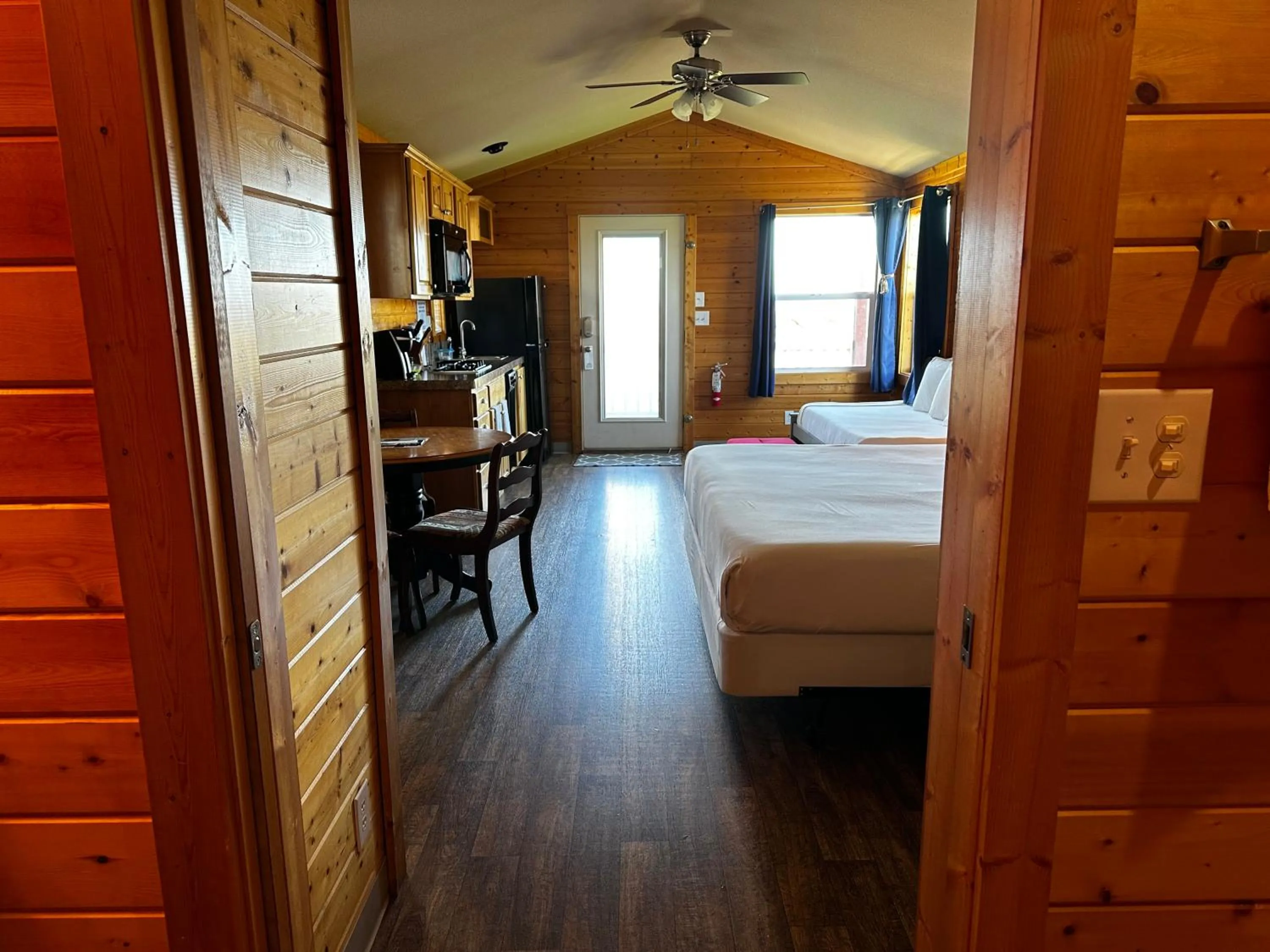 Bedroom, Bed in Westport Marina Cottages