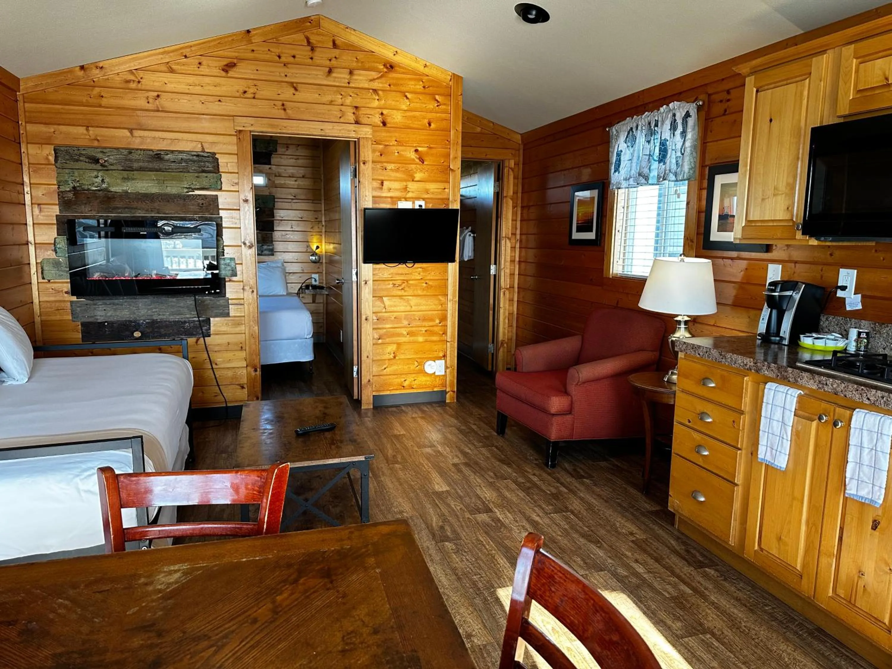 Bedroom in Westport Marina Cottages