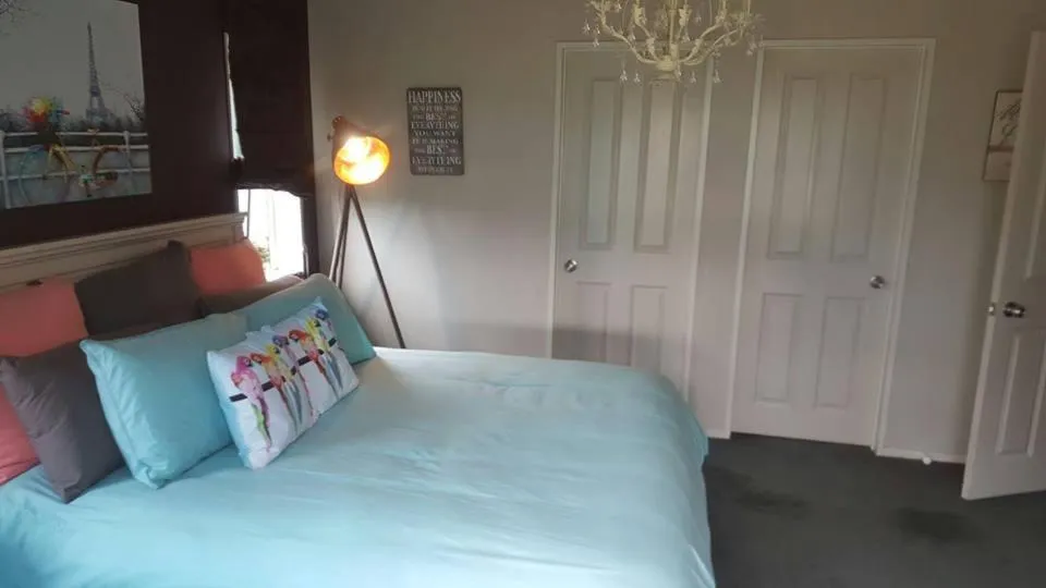 Photo of the whole room, Bed in Waitomo Orchard Estate B&B