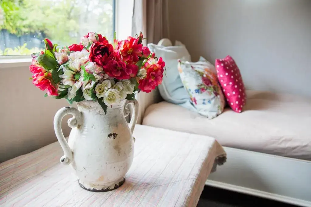 Garden view, Bed in Waitomo Orchard Estate B&B Garden view, Bed in Waitomo Orchard Estate B&B