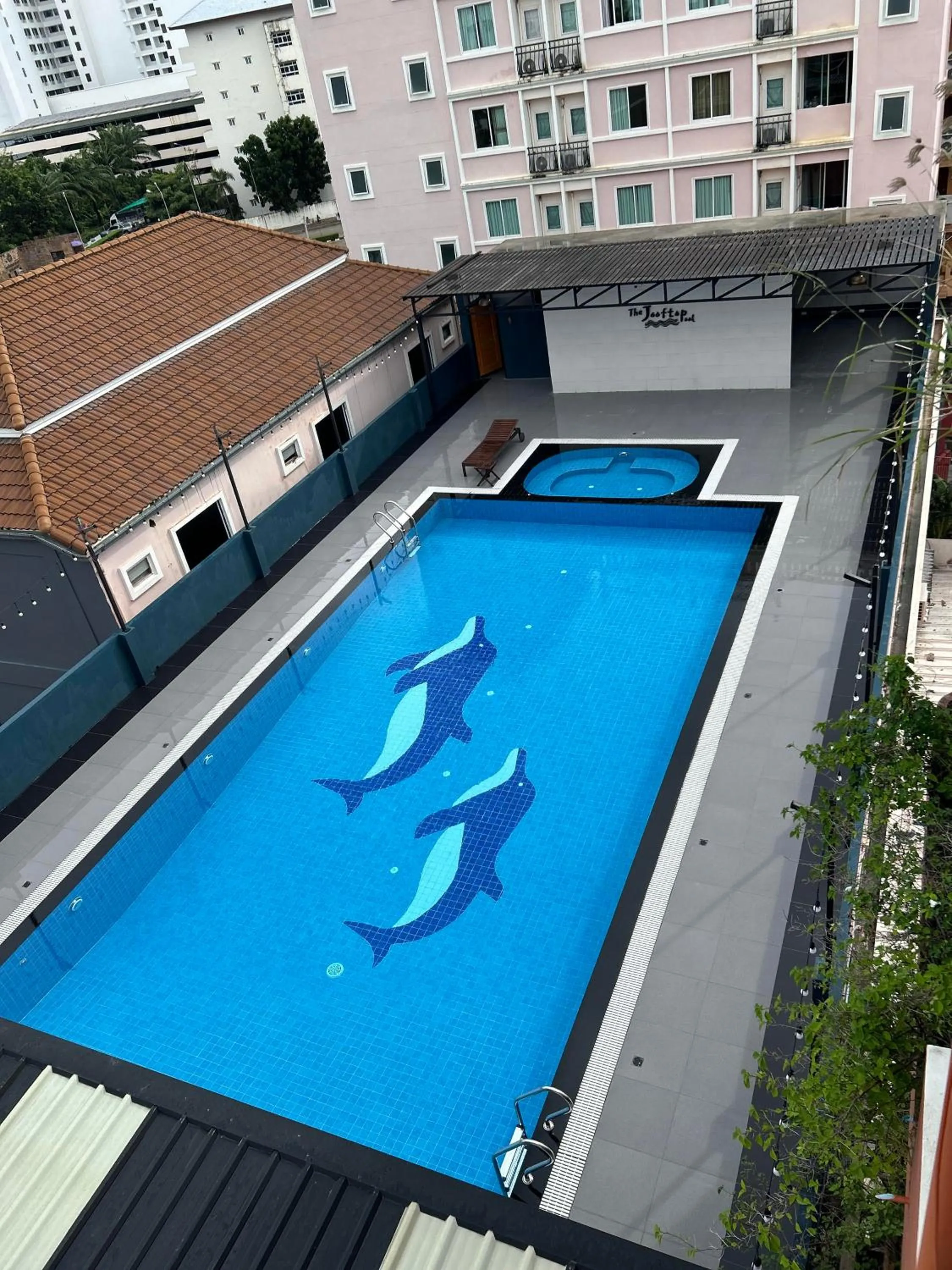 Swimming pool in Jomtien Longstay Hotel - SHA Plus Certified