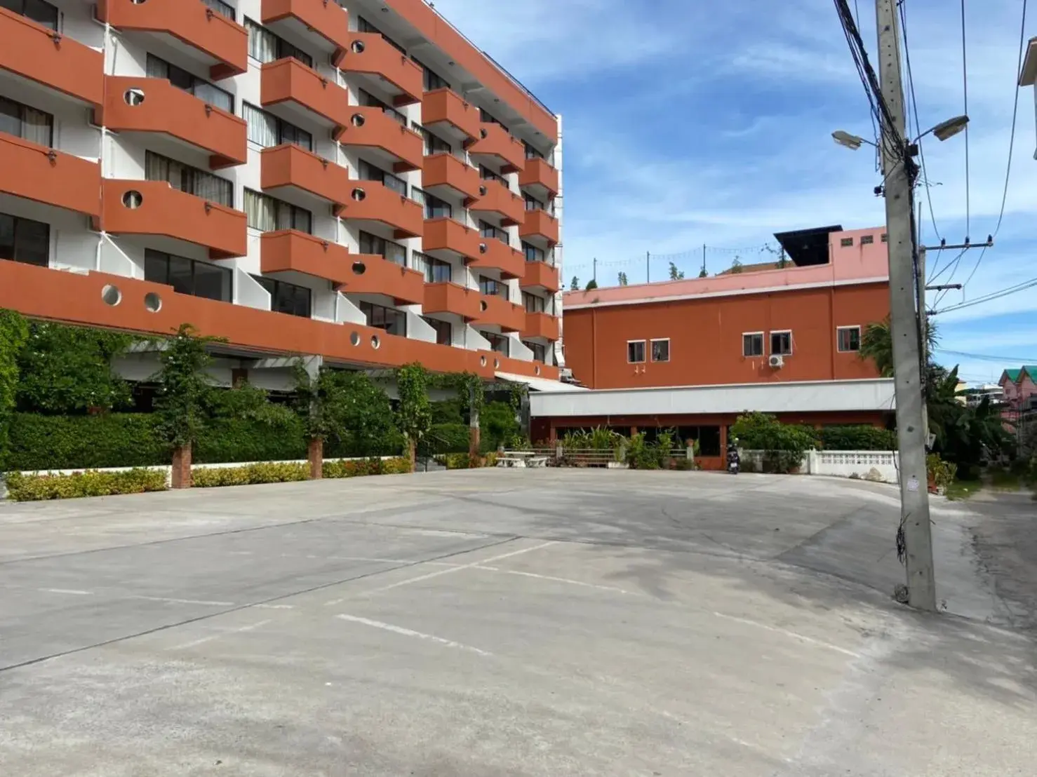 Property building in Jomtien Longstay Hotel - SHA Plus Certified Property building in Jomtien Longstay Hotel - SHA Plus Certified