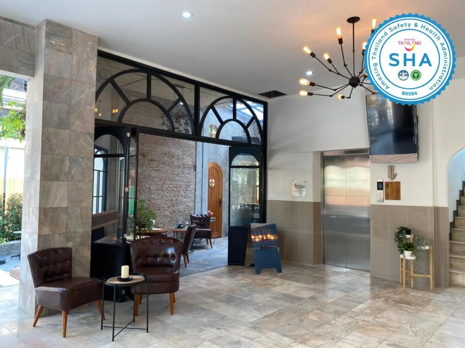 Property building in Jomtien Longstay Hotel - SHA Plus Certified