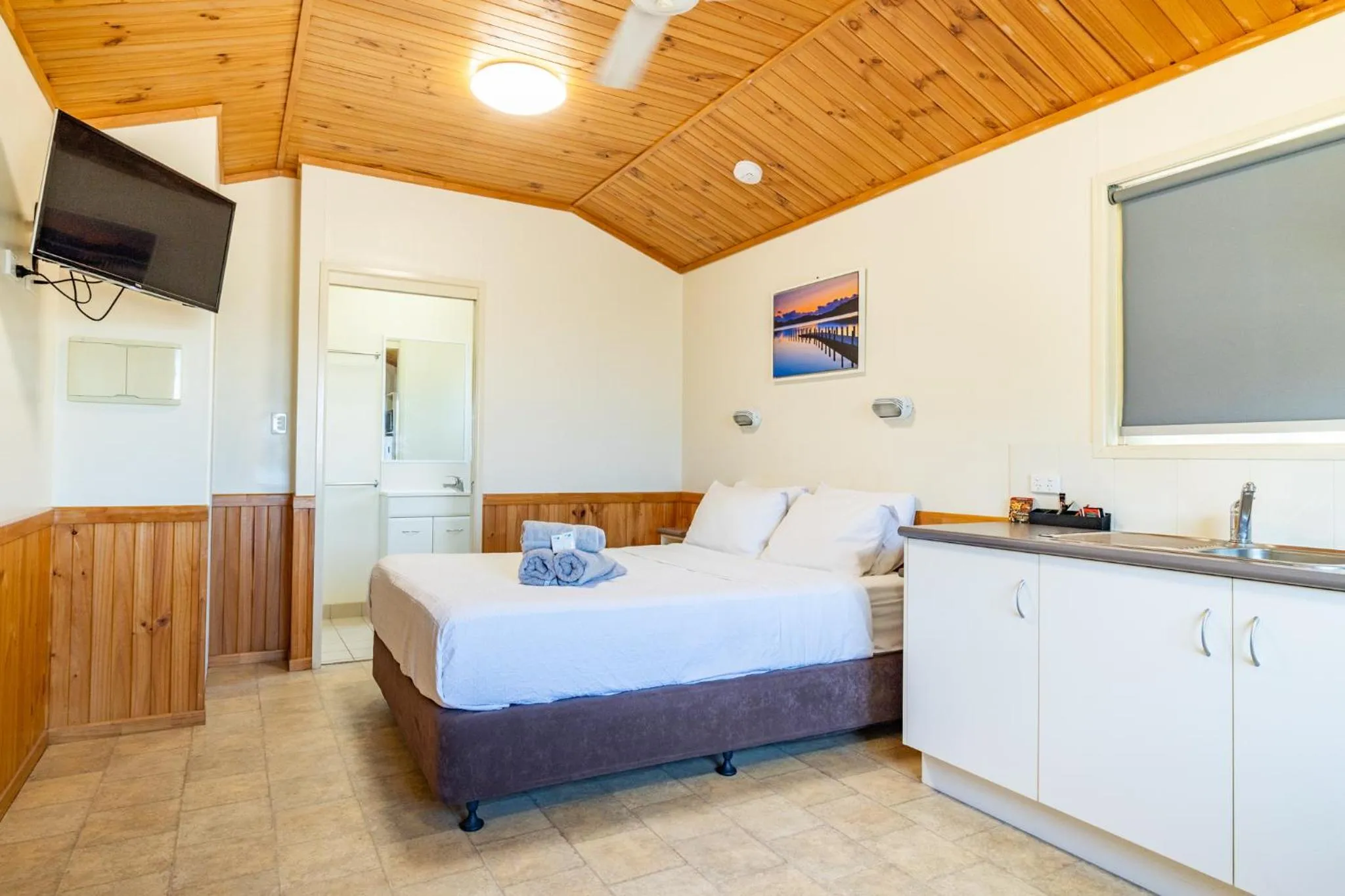 Bed in Harbour Lights Tourist Park