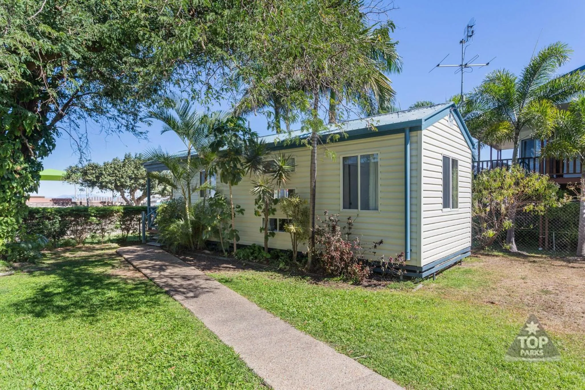 Property building in Harbour Lights Tourist Park