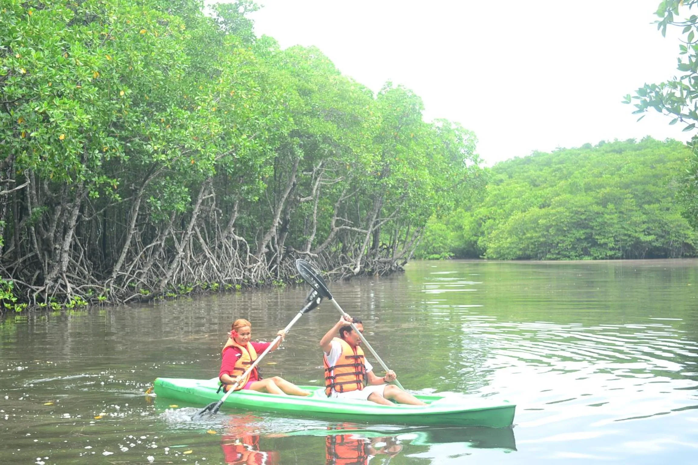 Canoeing in Villa Israel Ecopark El Nido