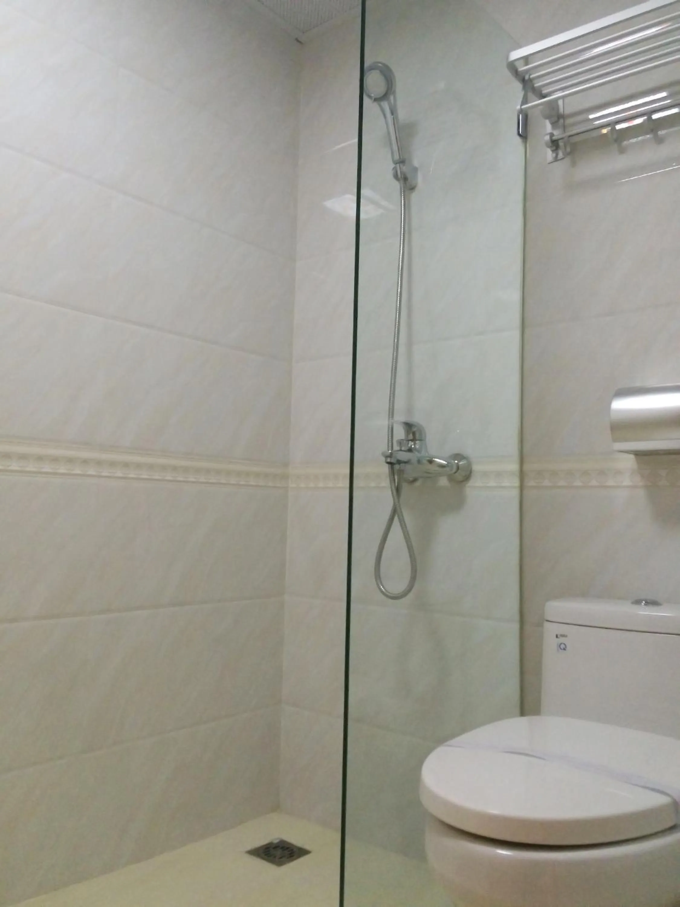 Bathroom in Jeanne Hotel