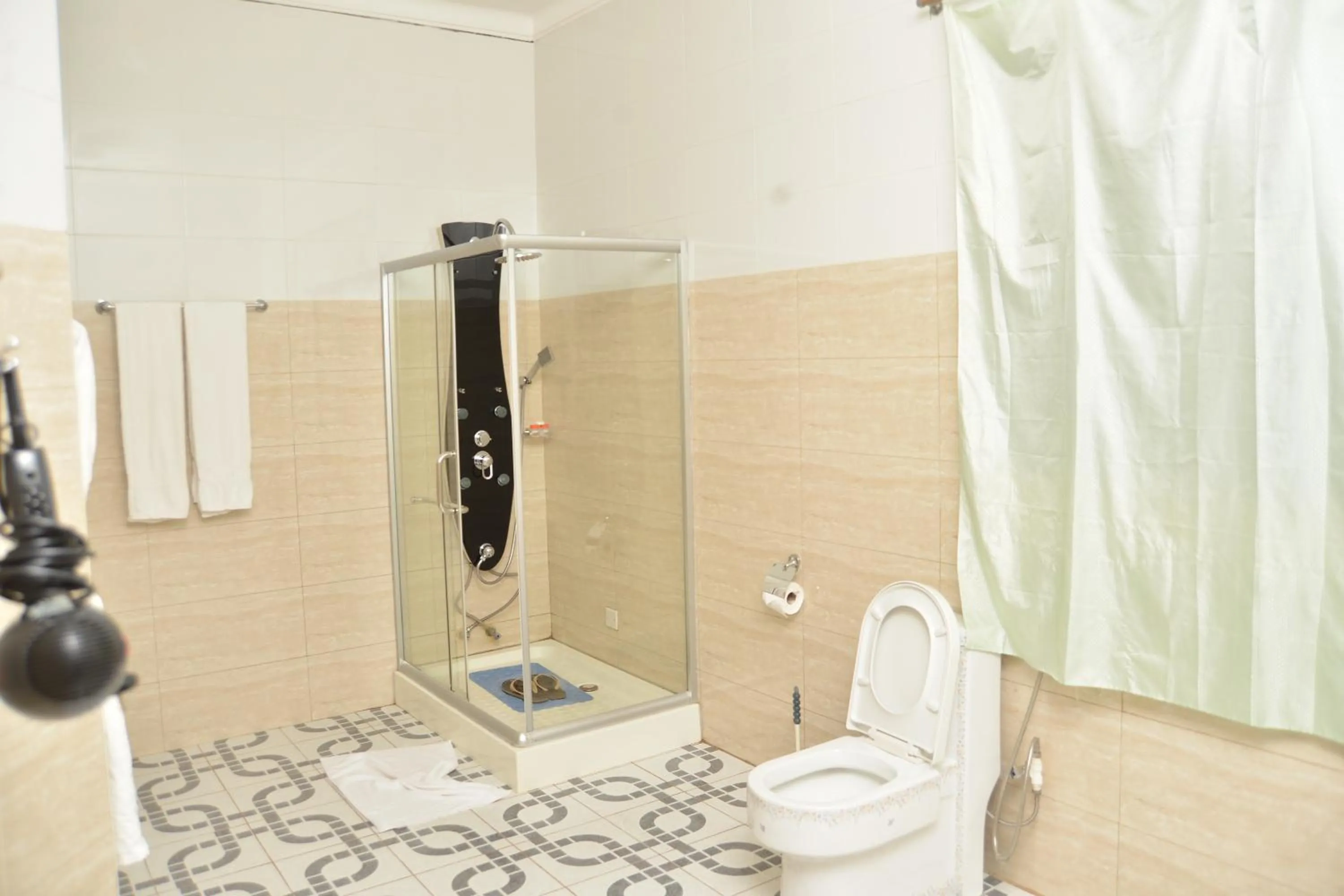 Shower in Mowicribs Hotel and Spa