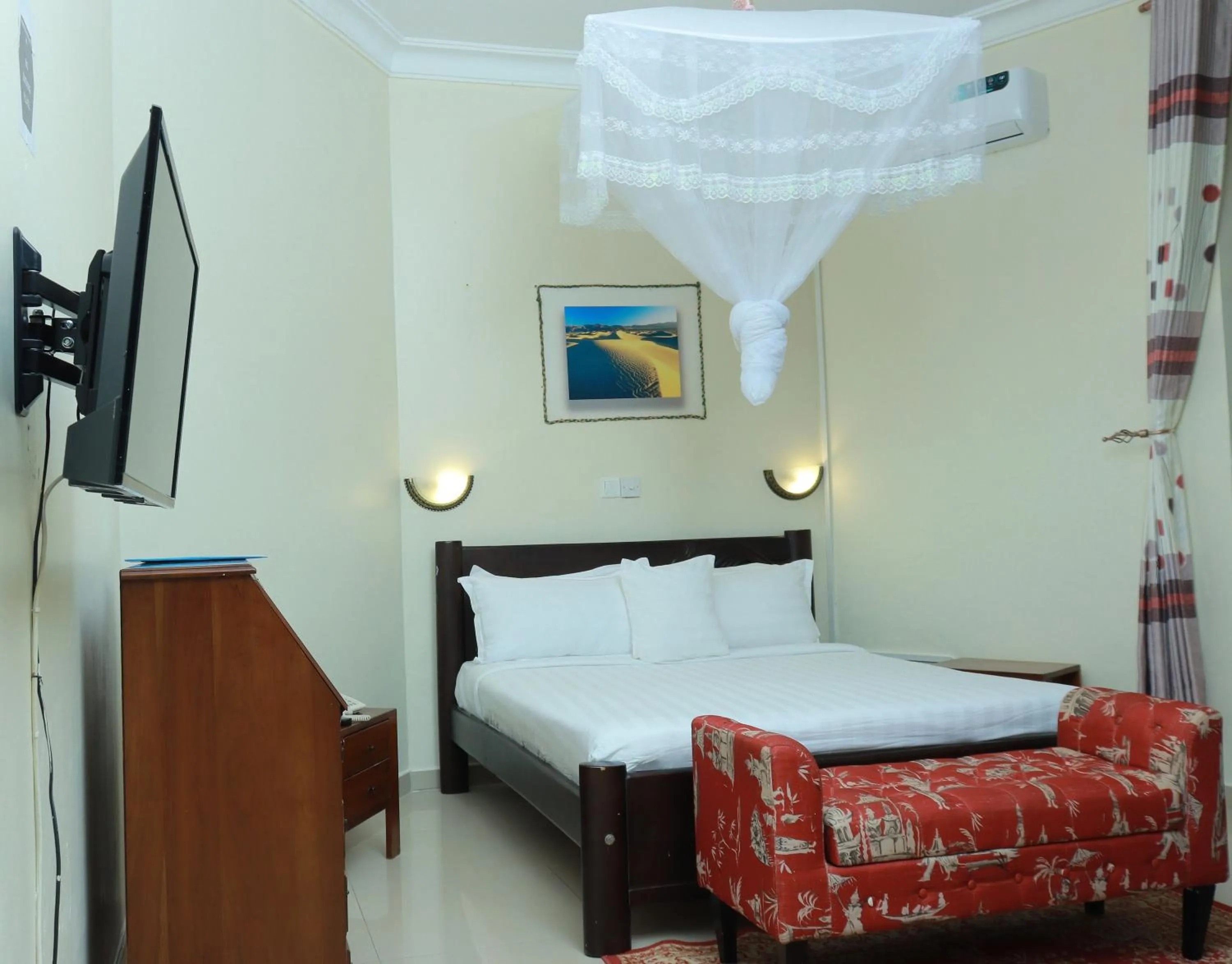 Bedroom, Bed in Mowicribs Hotel and Spa