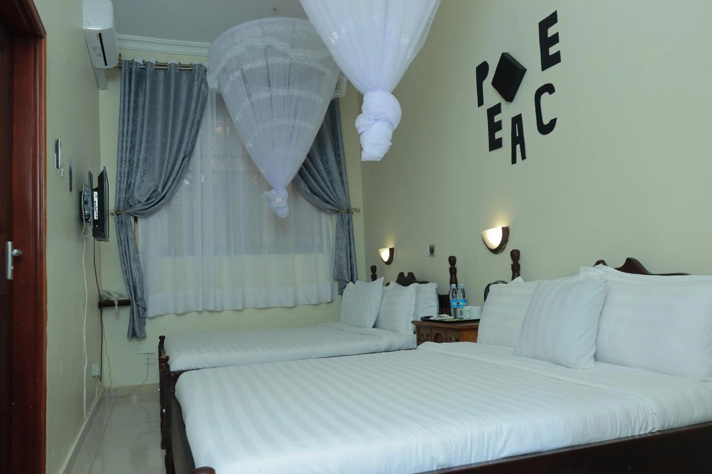 TV and multimedia, Bed in Mowicribs Hotel and Spa