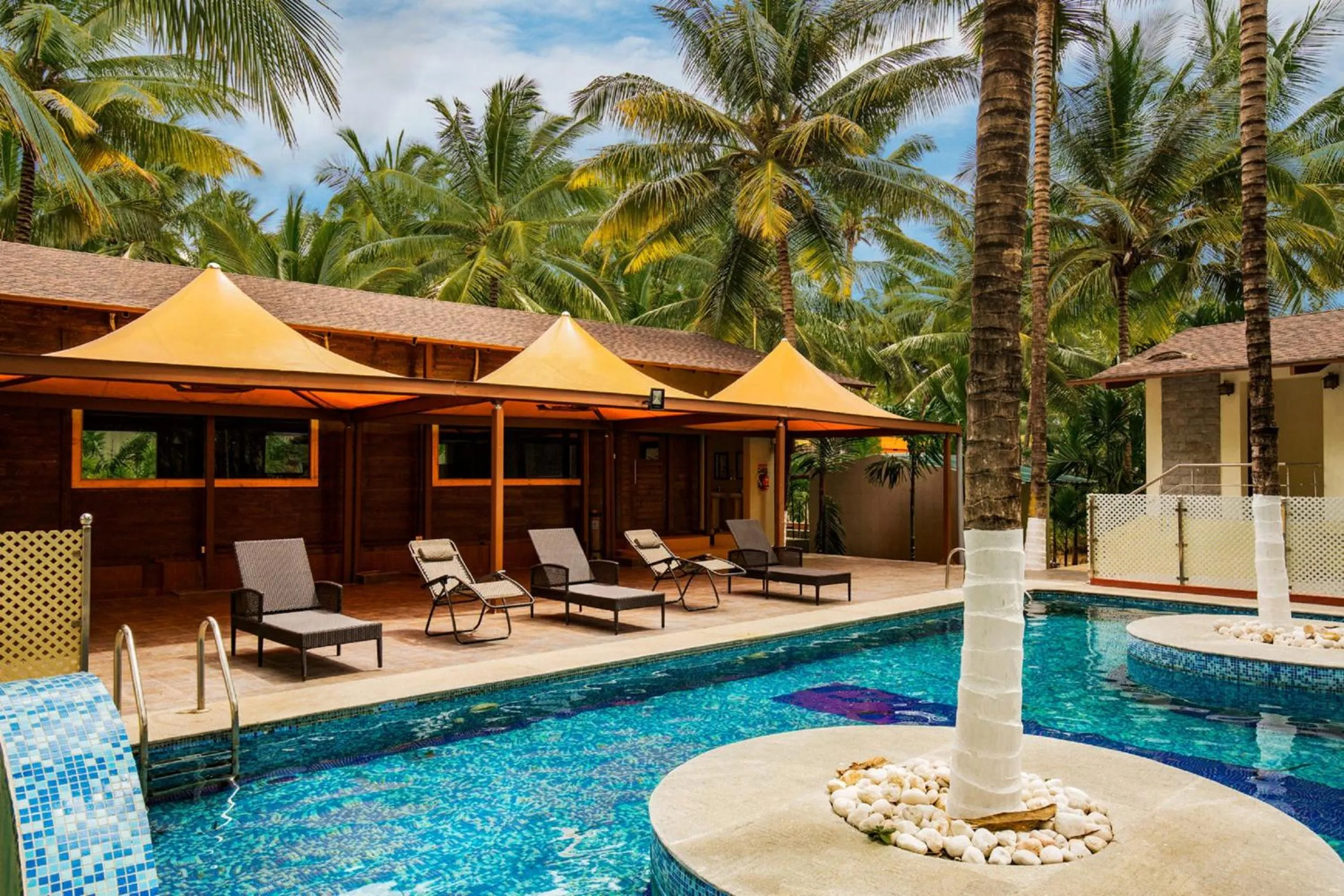 Swimming pool in Sterling Anaikatti