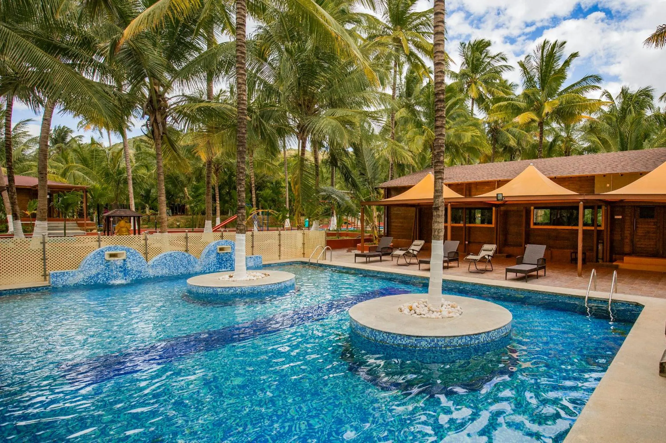 Swimming pool in Sterling Anaikatti