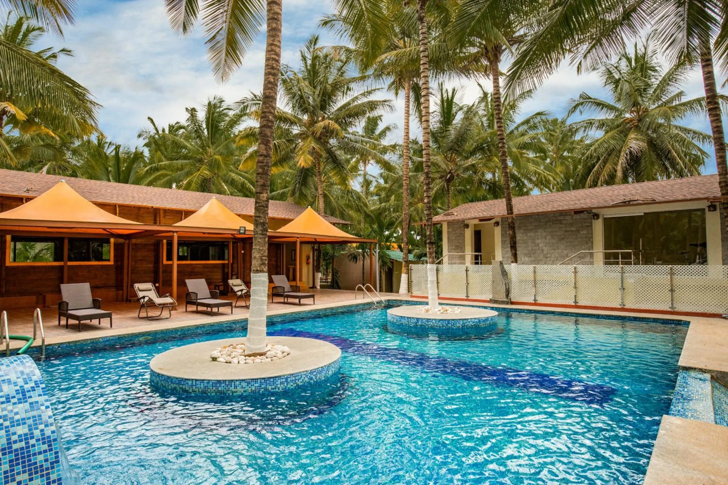 Swimming pool in Sterling Anaikatti