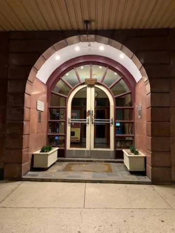 Property building in Gardners Inn Hotel