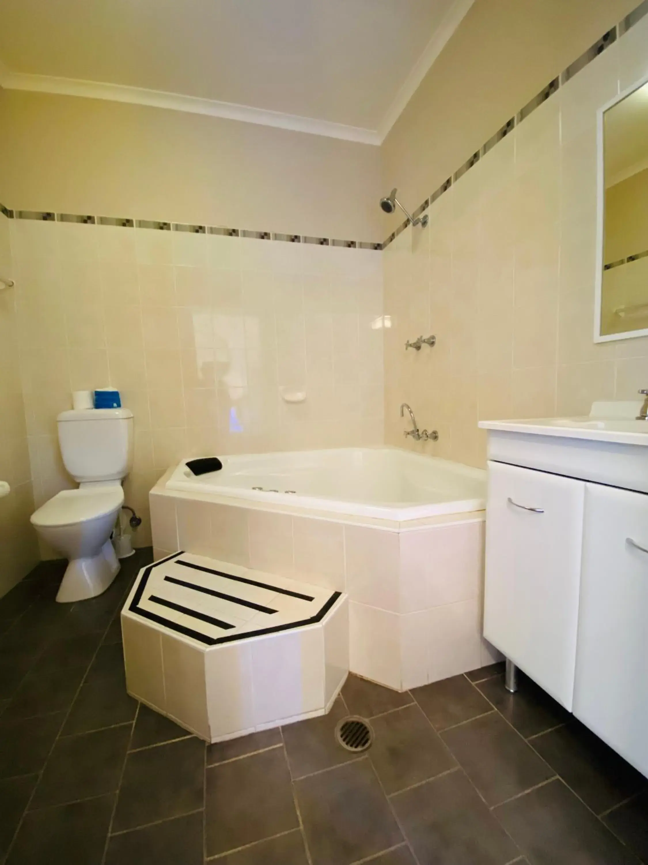 Double Room with Spa Bath in Gardners Inn Hotel Double Room with Spa Bath in Gardners Inn Hotel