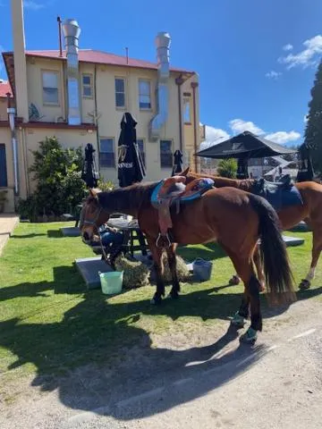 Property building in Gardners Inn Hotel