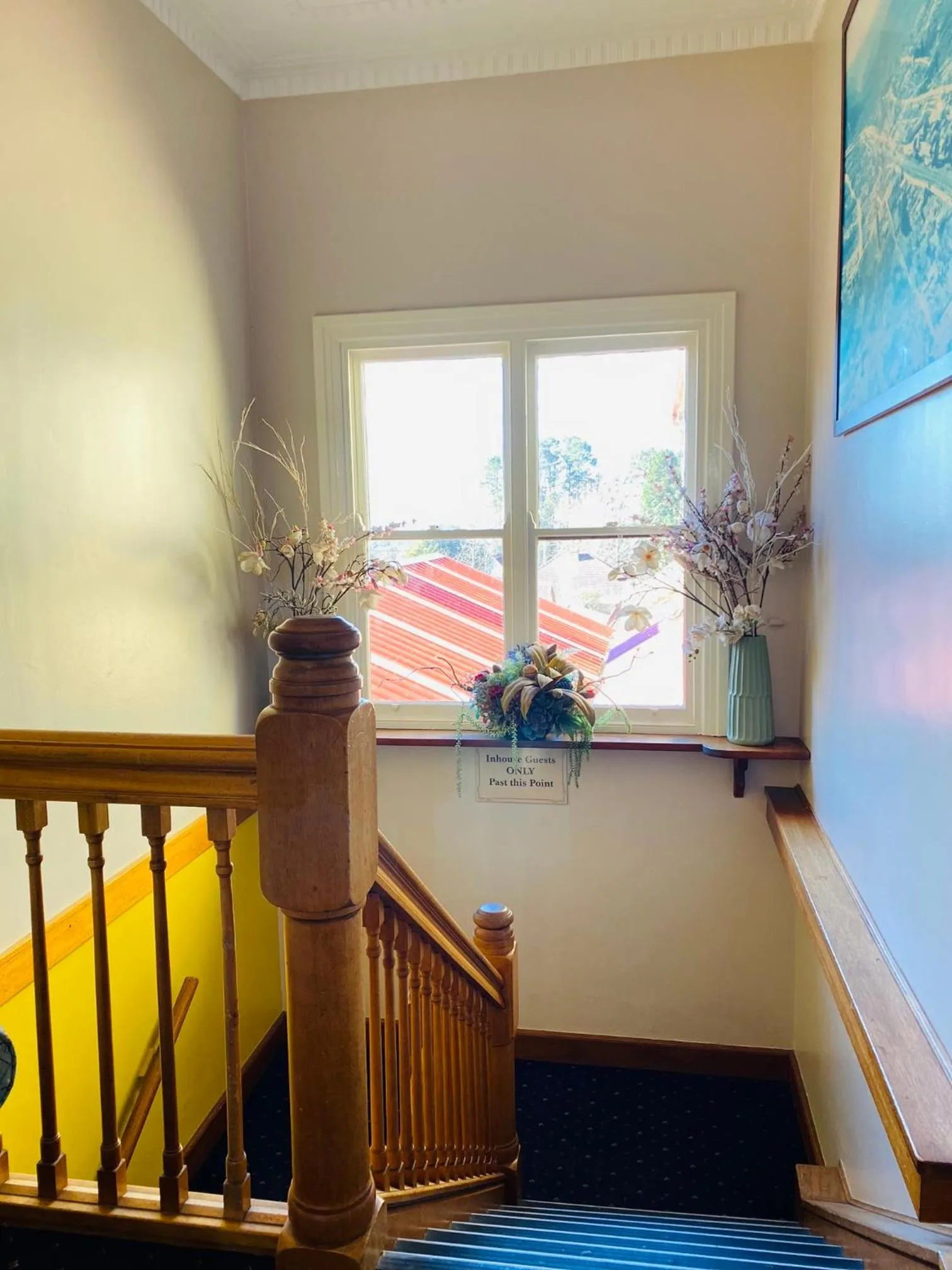 Property building, Bed in Gardners Inn Hotel