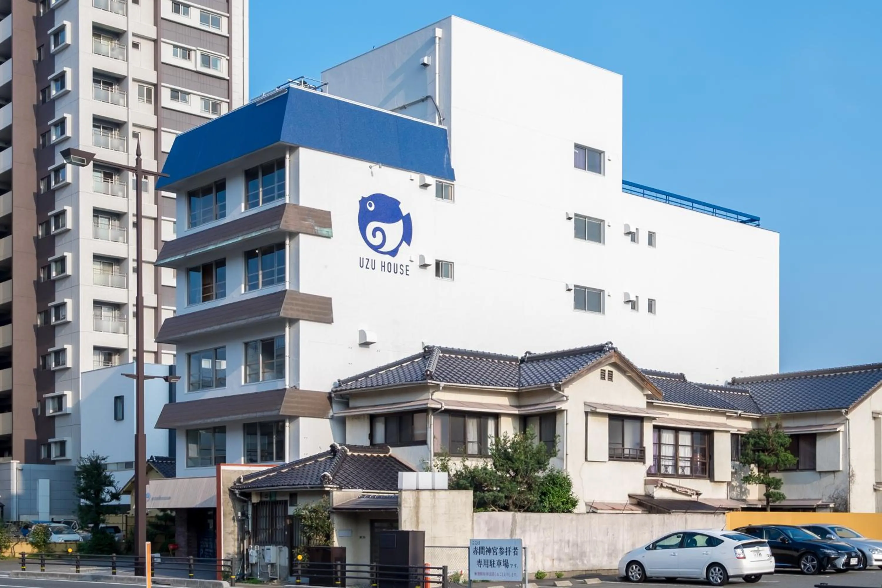 Facade/entrance, Property Building in uzuhouse