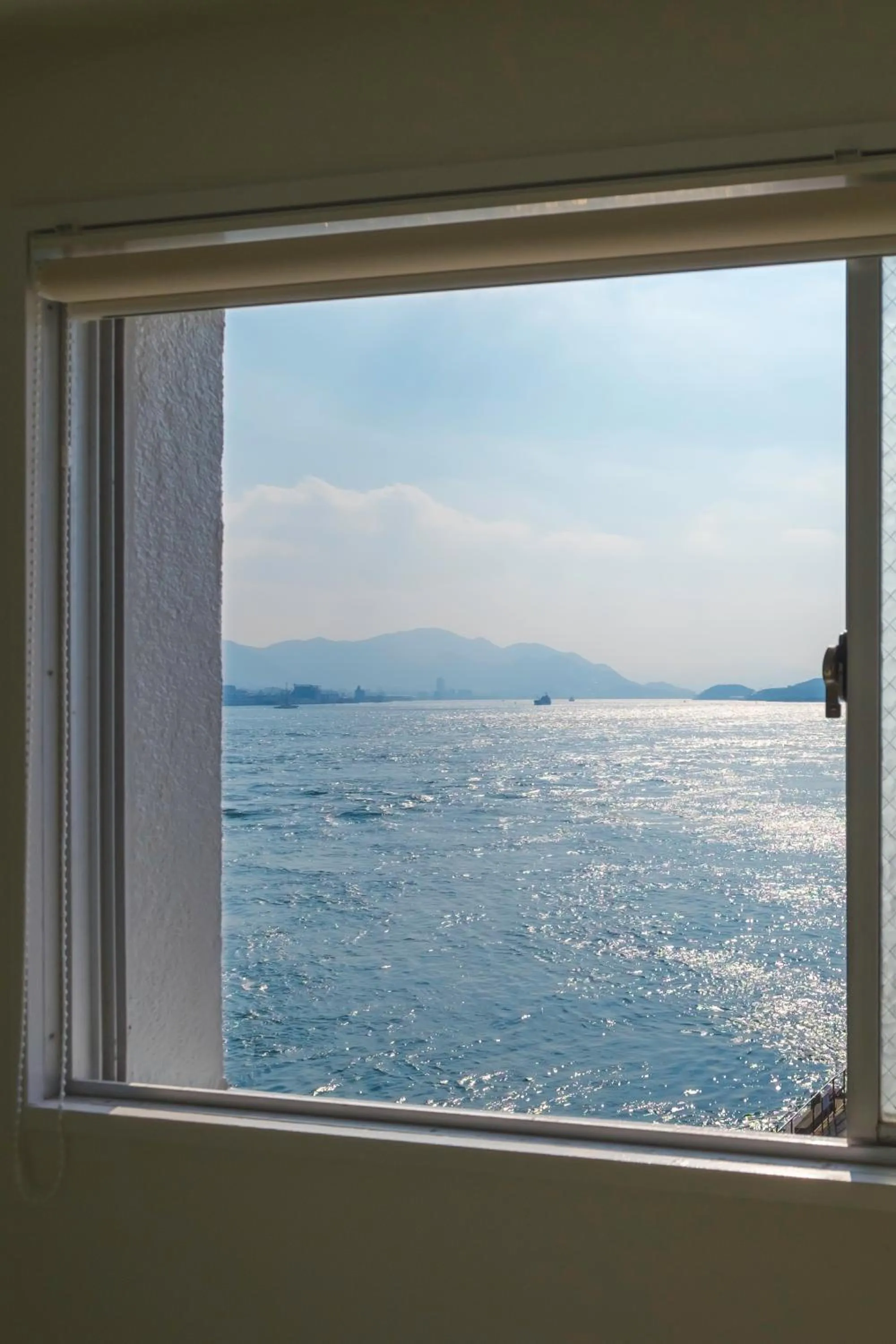 Photo of the whole room in uzuhouse