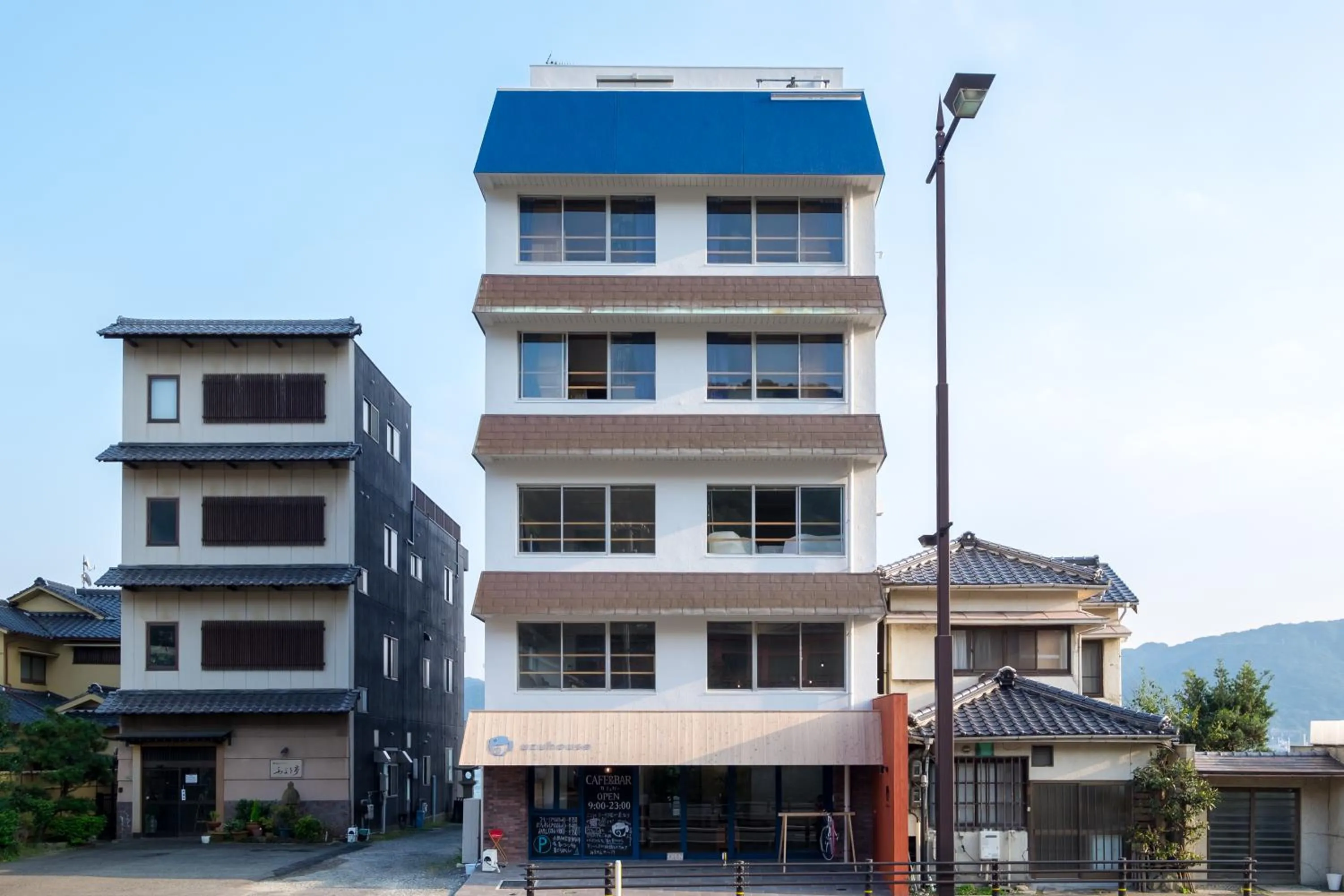 Facade/entrance in uzuhouse